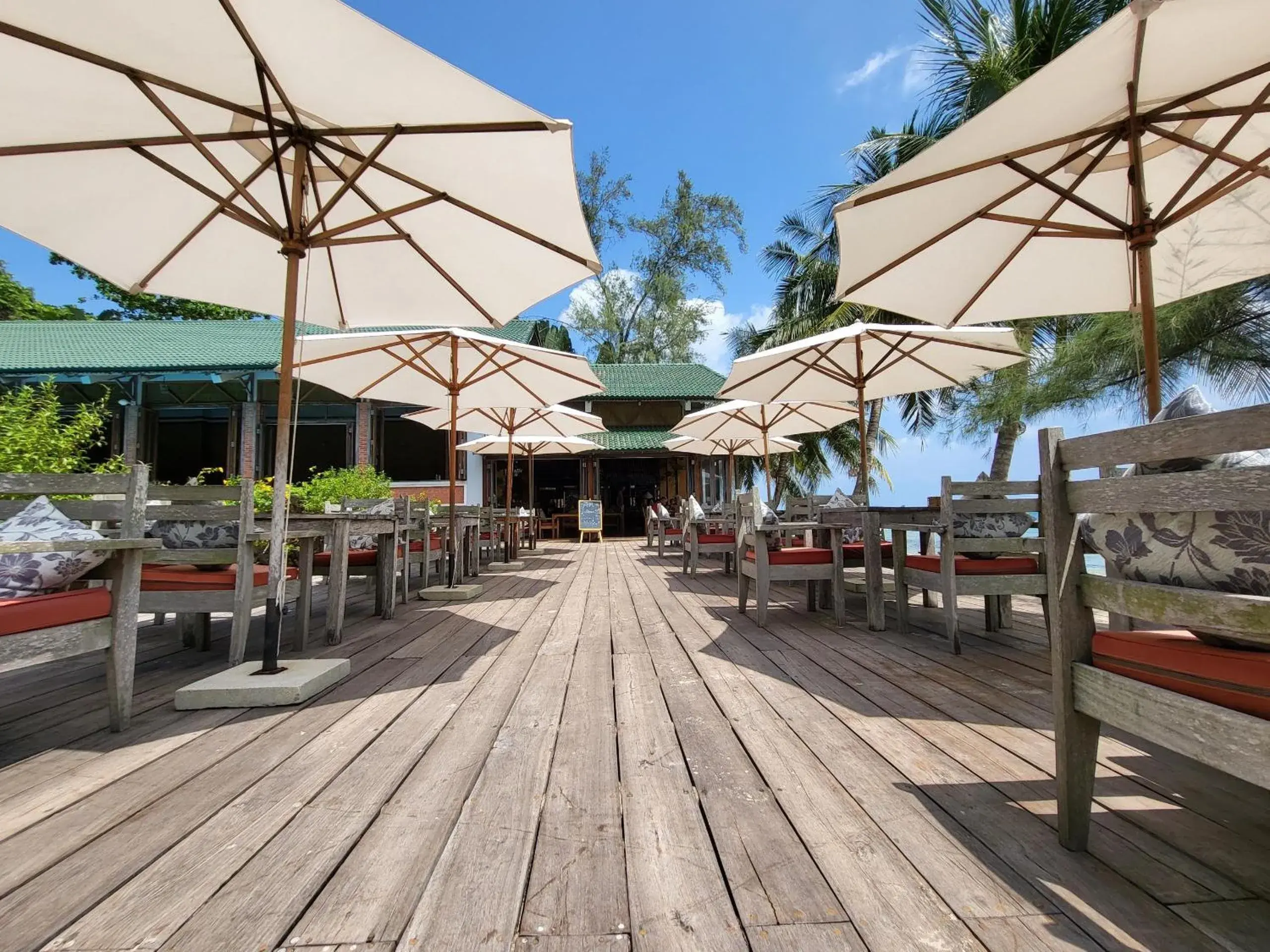 Restaurant/places to eat in Ancarine Beach Resort Restaurant/places to eat in Ancarine Beach Resort