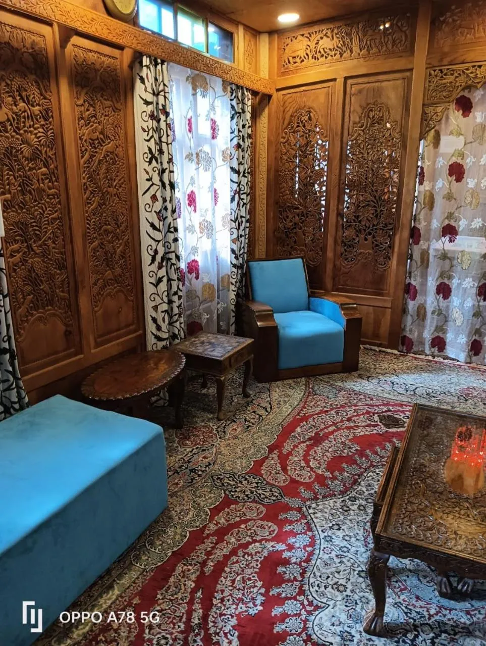 Living room in Golden Crest DALLAKE