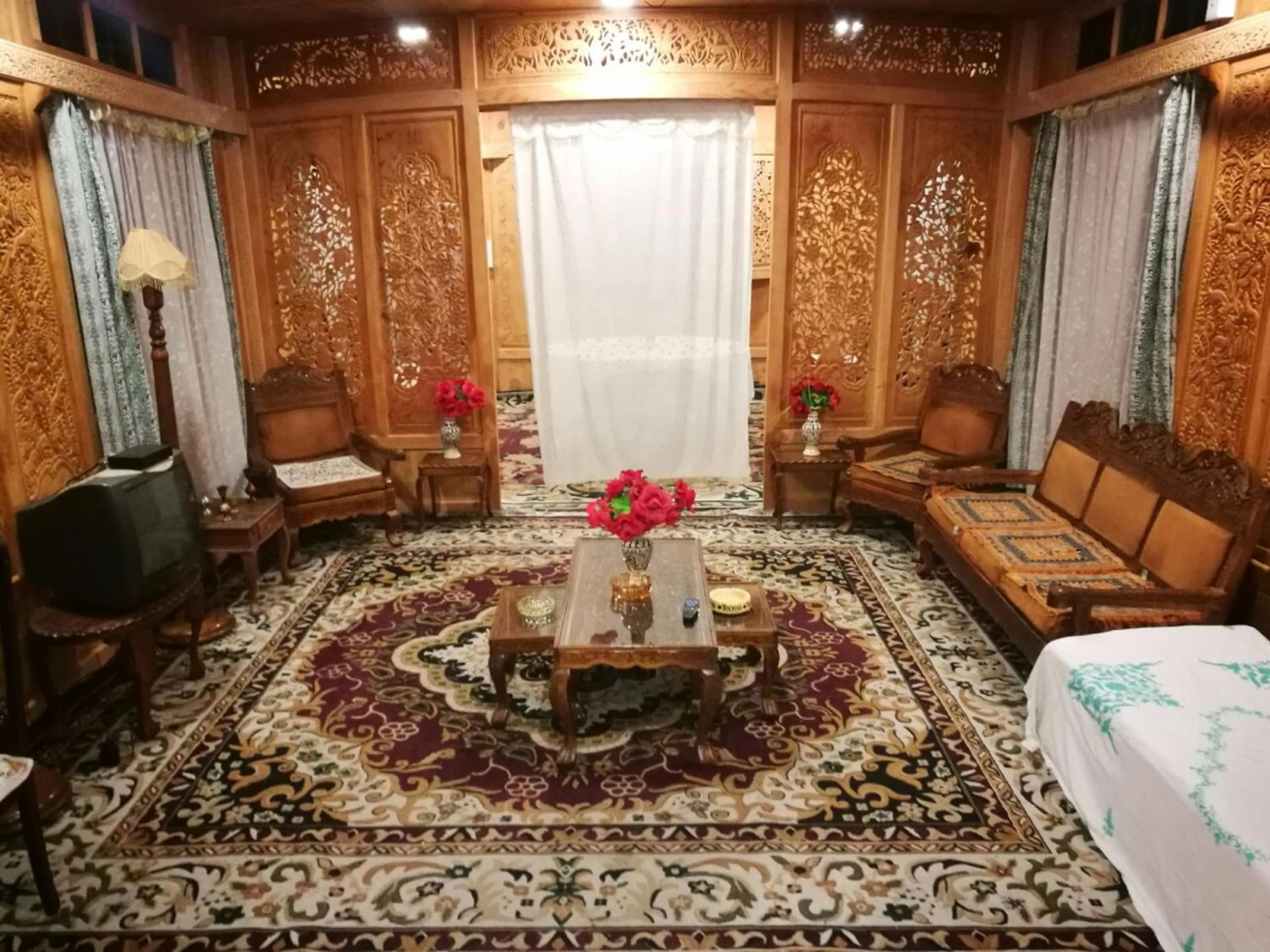 Seating area in Golden Crest DALLAKE