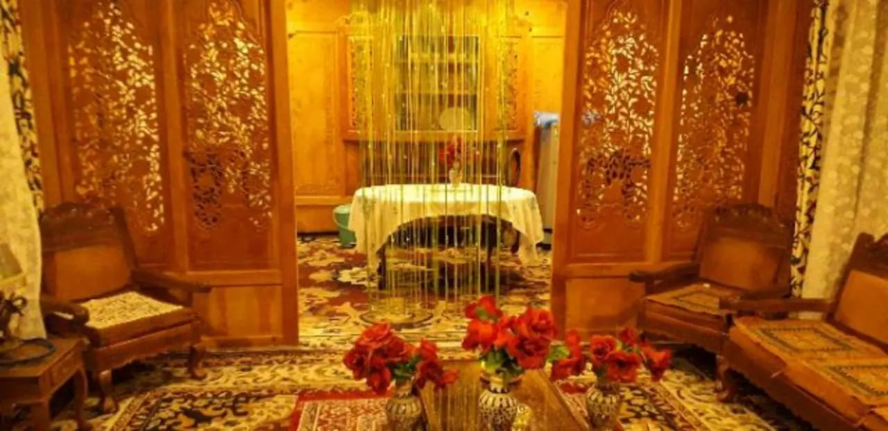 Living room in Golden Crest DALLAKE