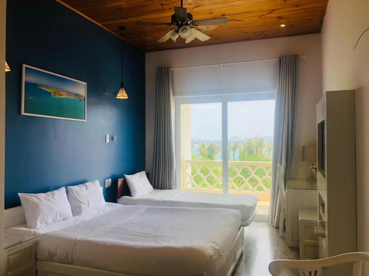 Bed in Casa Maya Resort