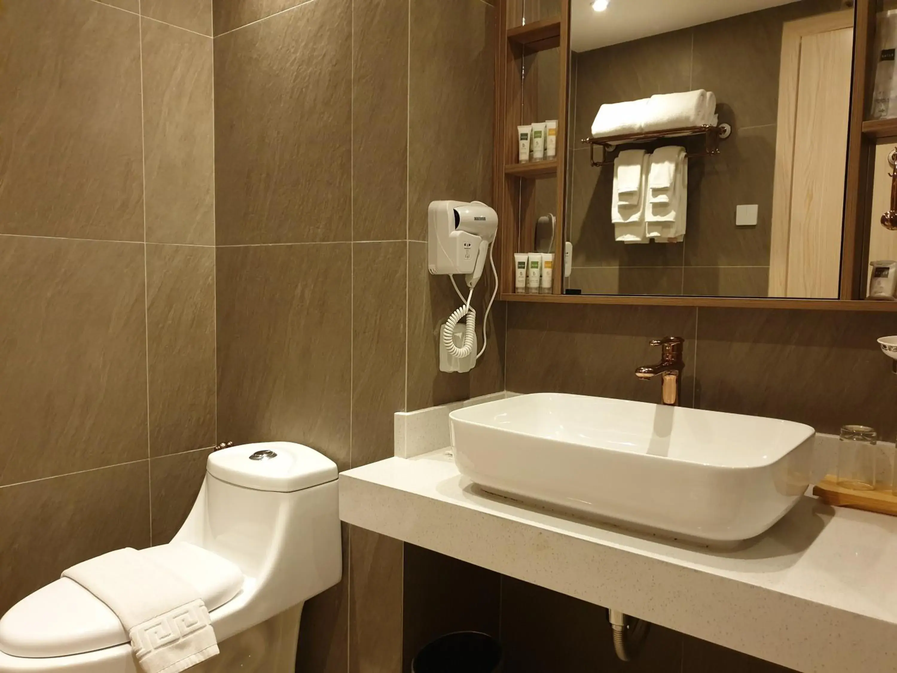 Bathroom in The Orchard Hotel Baguio