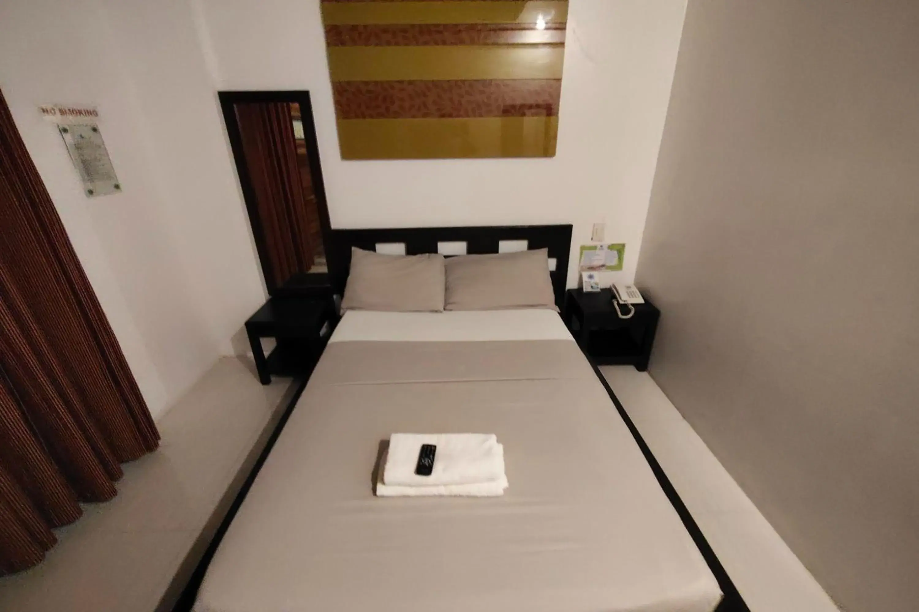 Bed in Taj Guesthouse Boracay Bed in Taj Guesthouse Boracay