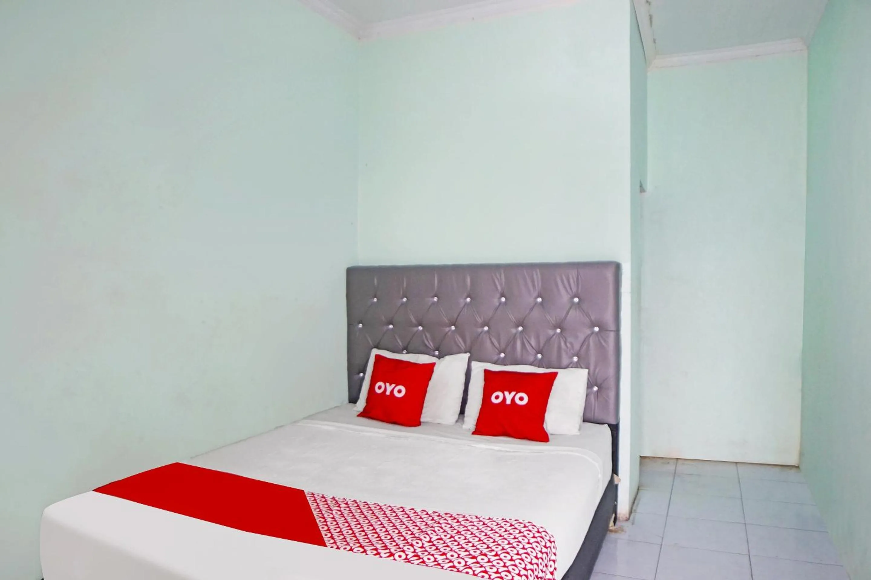 Bedroom, Bed in Hotel O Puri Dennis