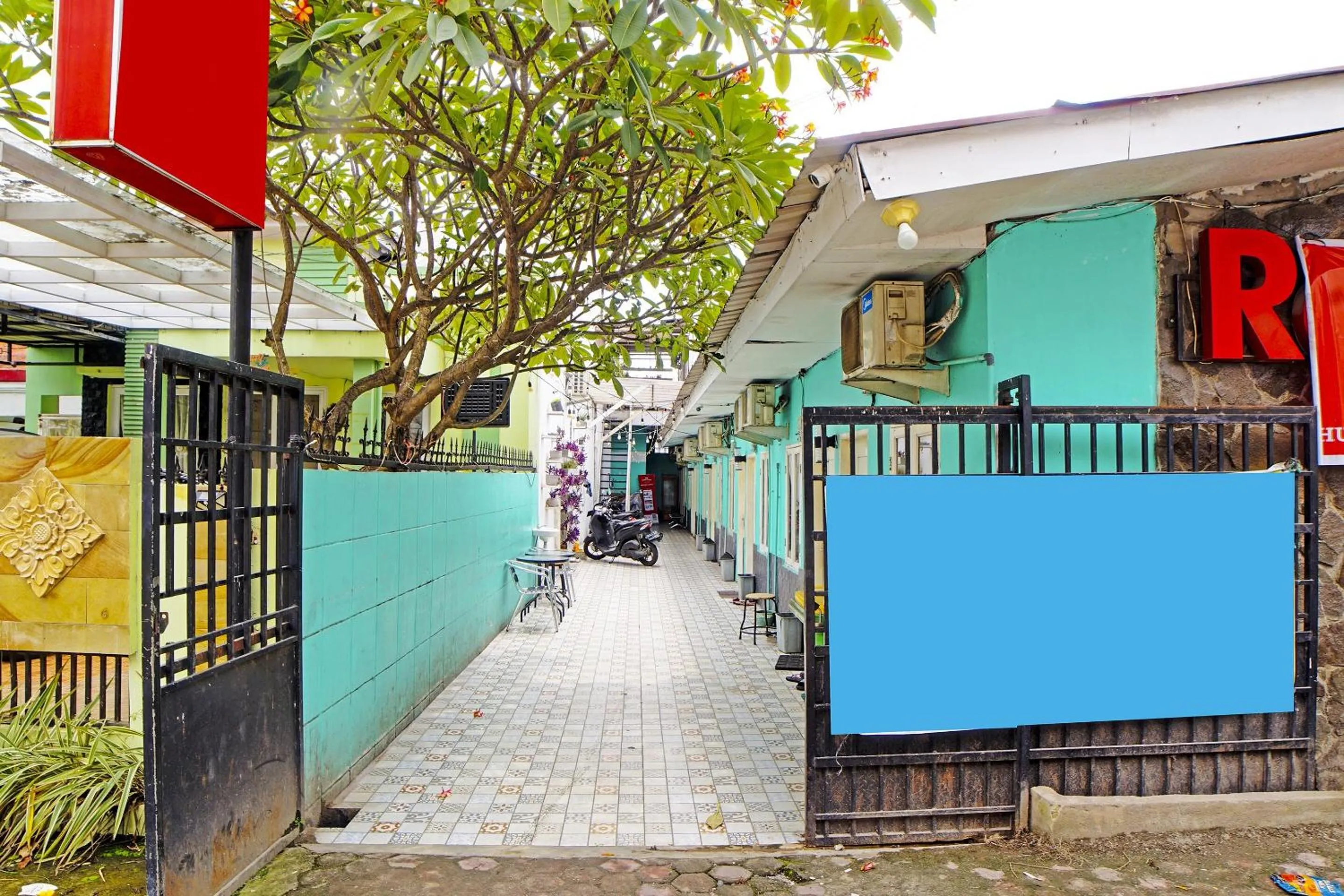 Facade/entrance in Hotel O Puri Dennis