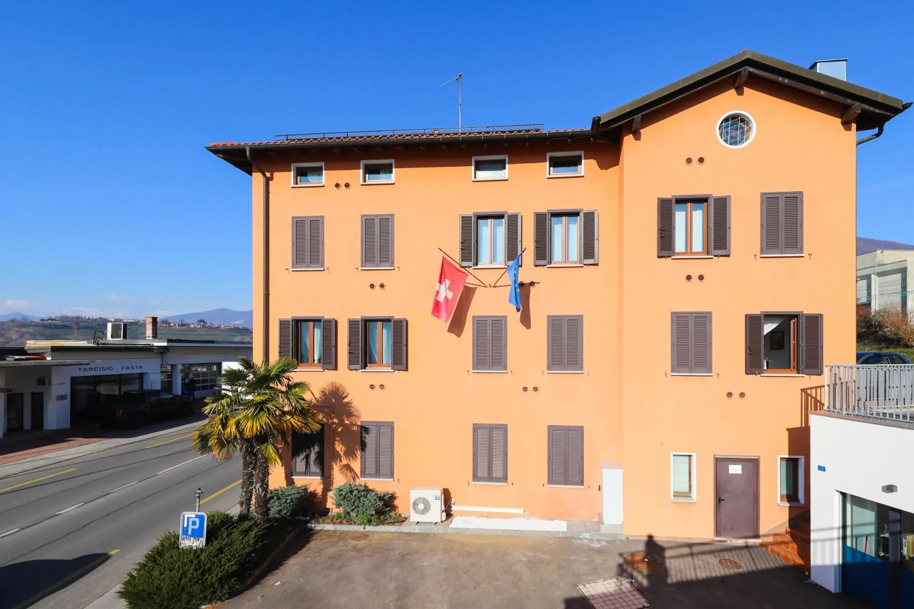 Property building in Casa Zen Property building in Casa Zen