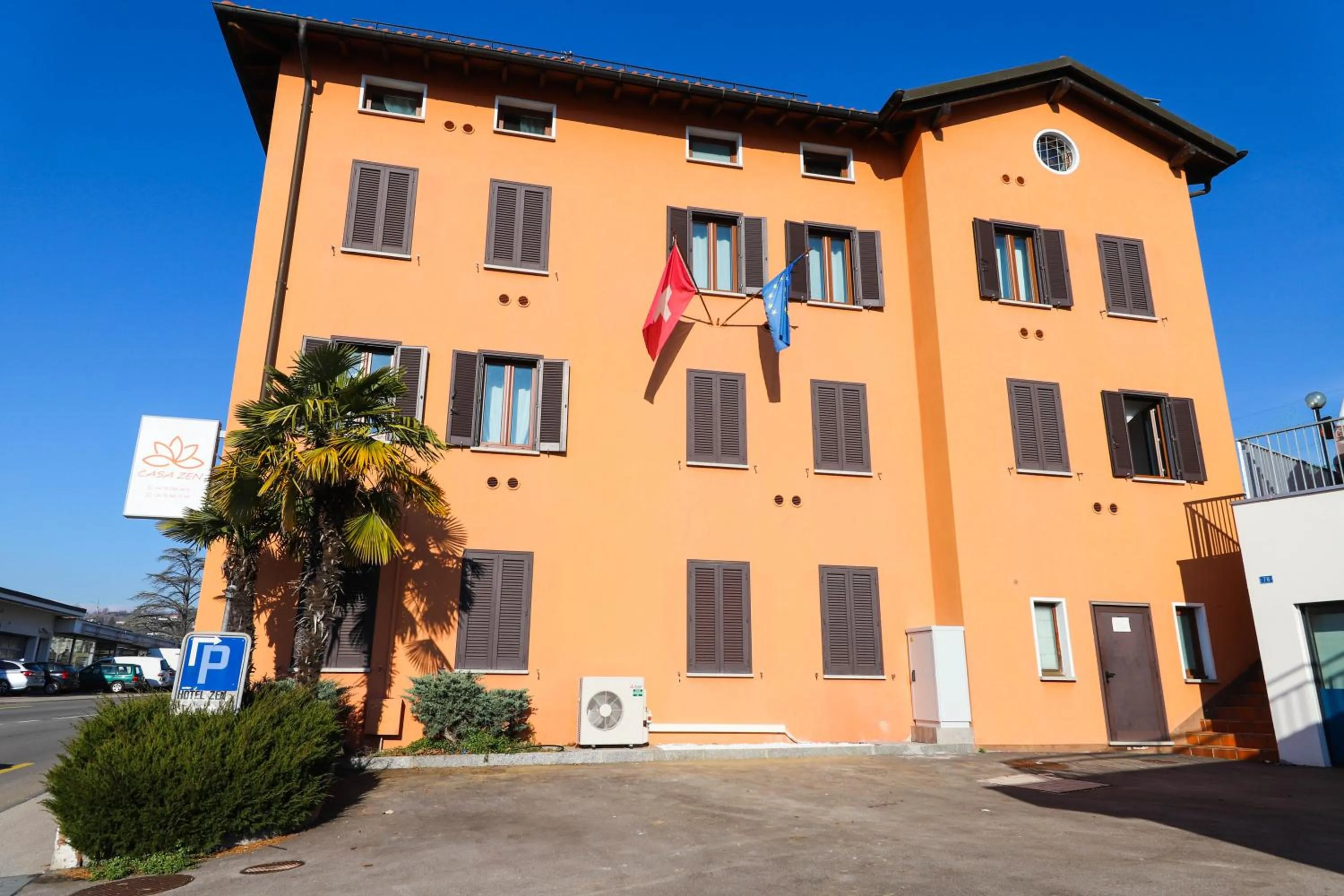 Property building in Casa Zen