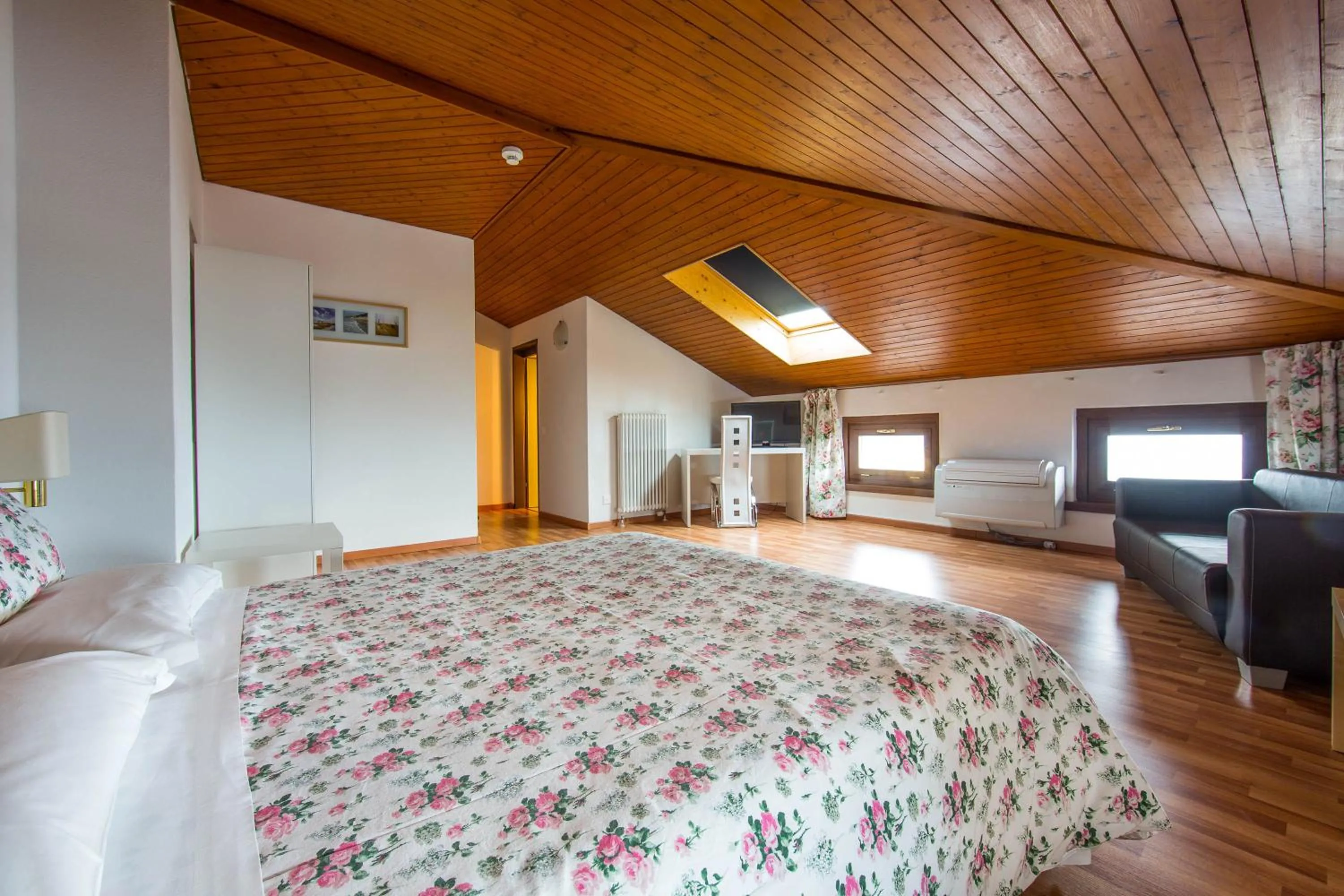 Photo of the whole room, Bed in Casa Zen