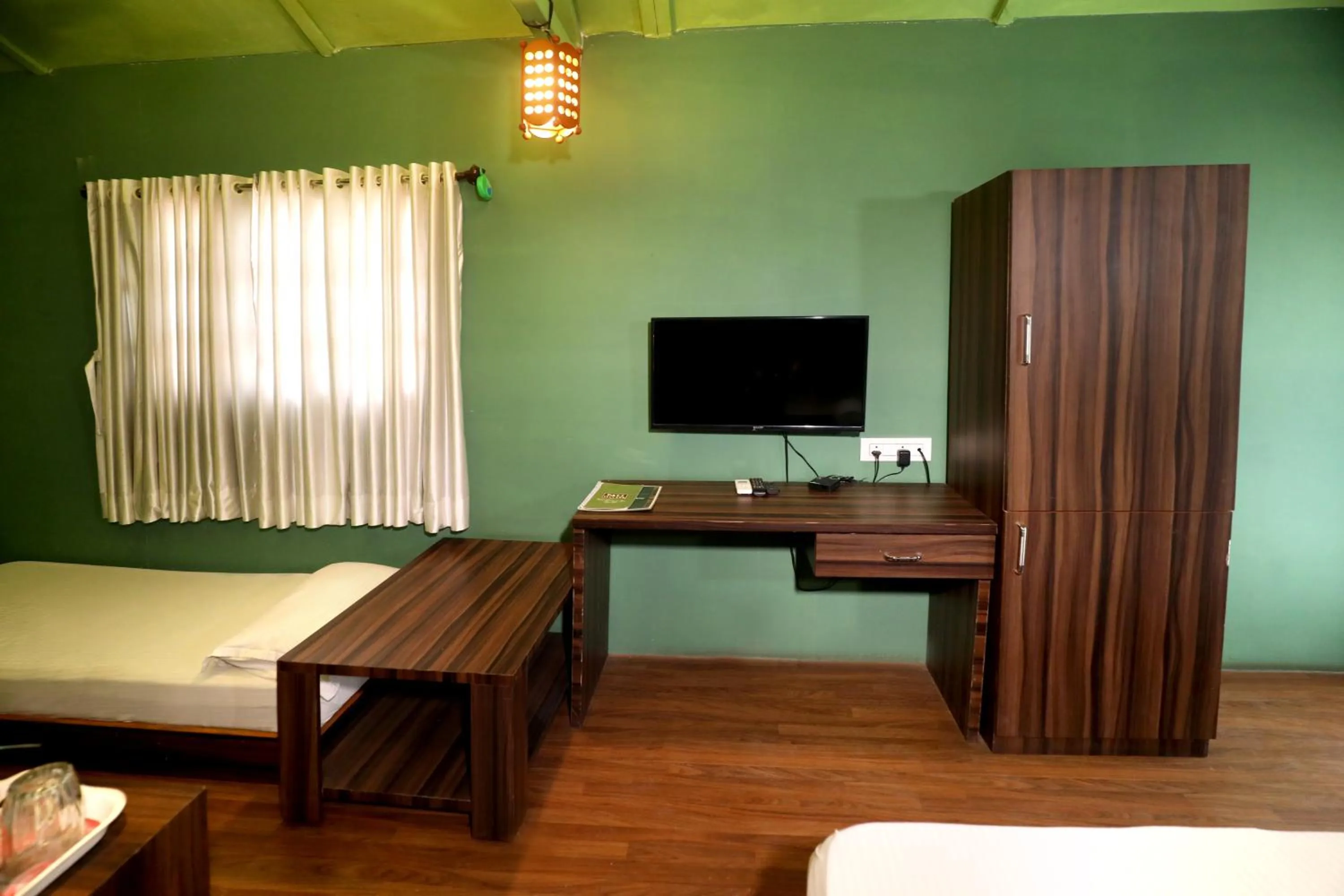 TV and multimedia in Pali Village Resort