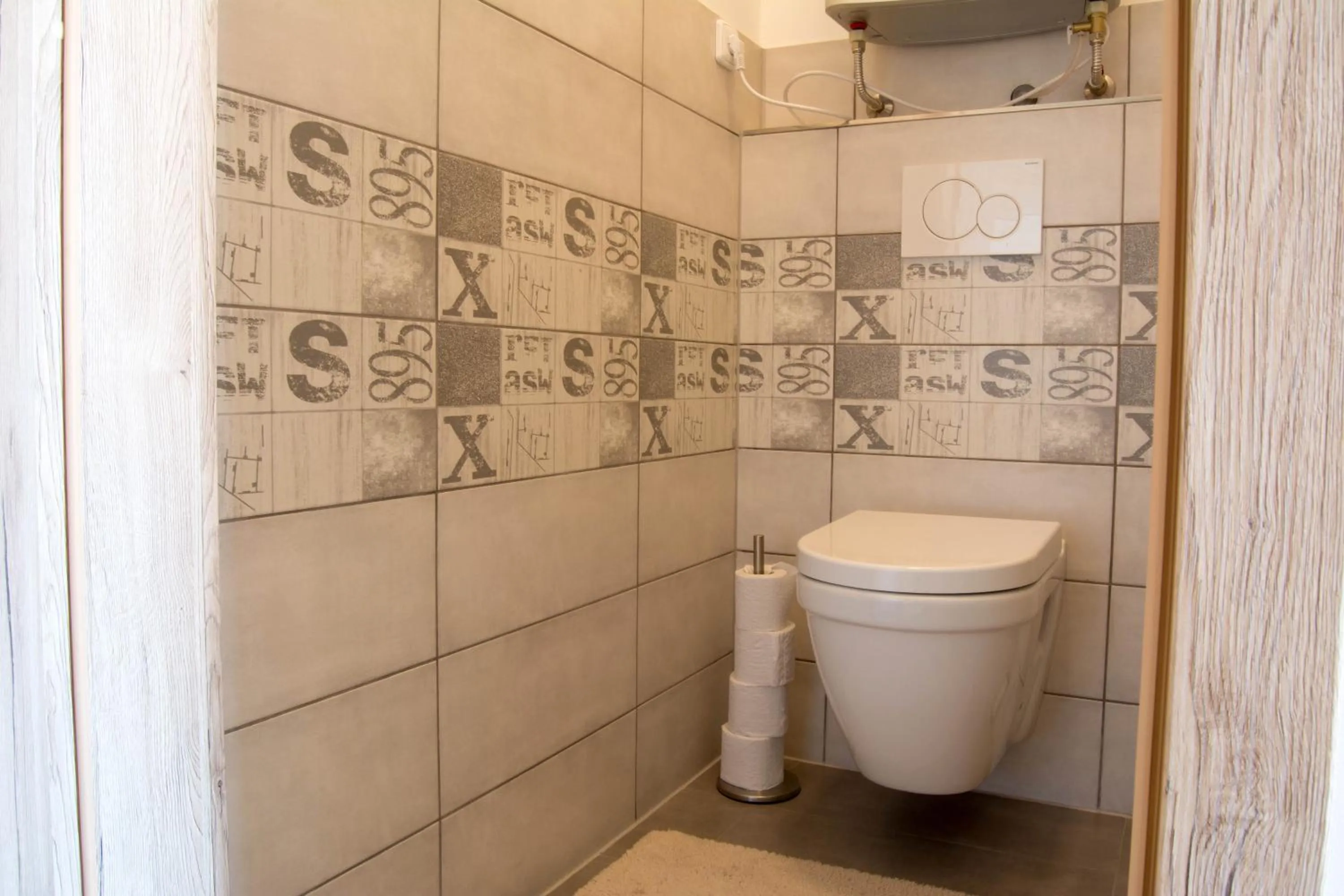 Toilet in Apartments Gerda