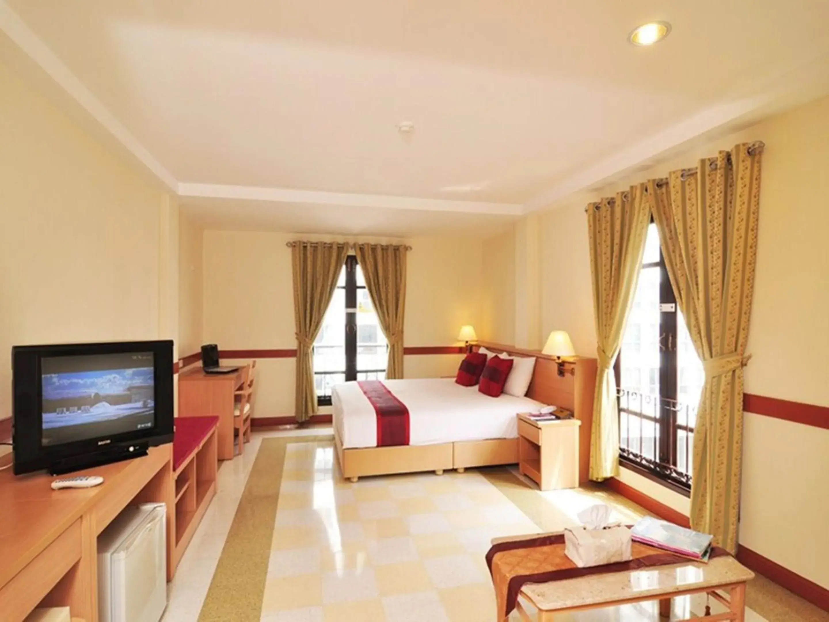 TV and multimedia, Bed in The Ecotel Bangkok TV and multimedia, Bed in The Ecotel Bangkok