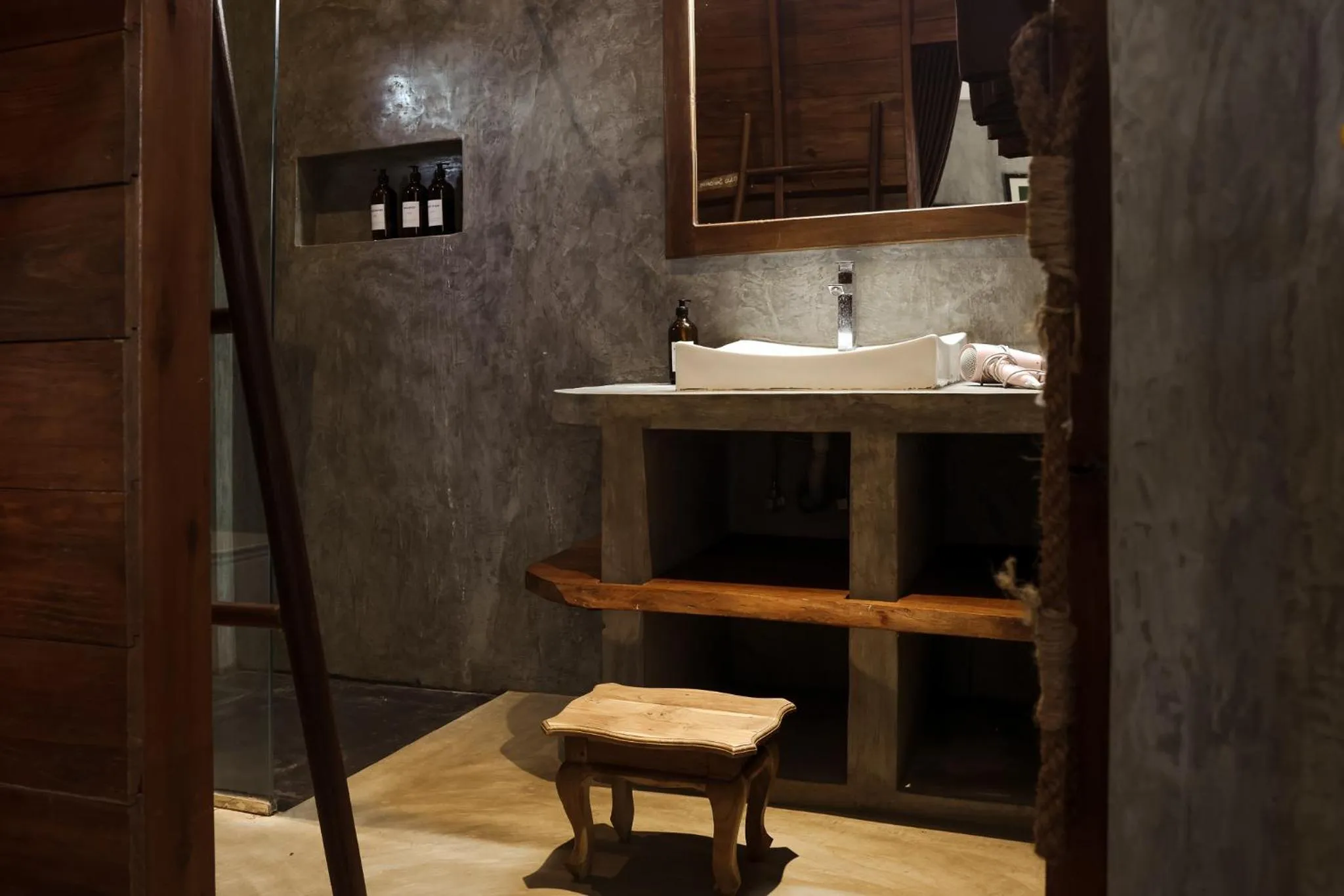 Bathroom in Stay Golden