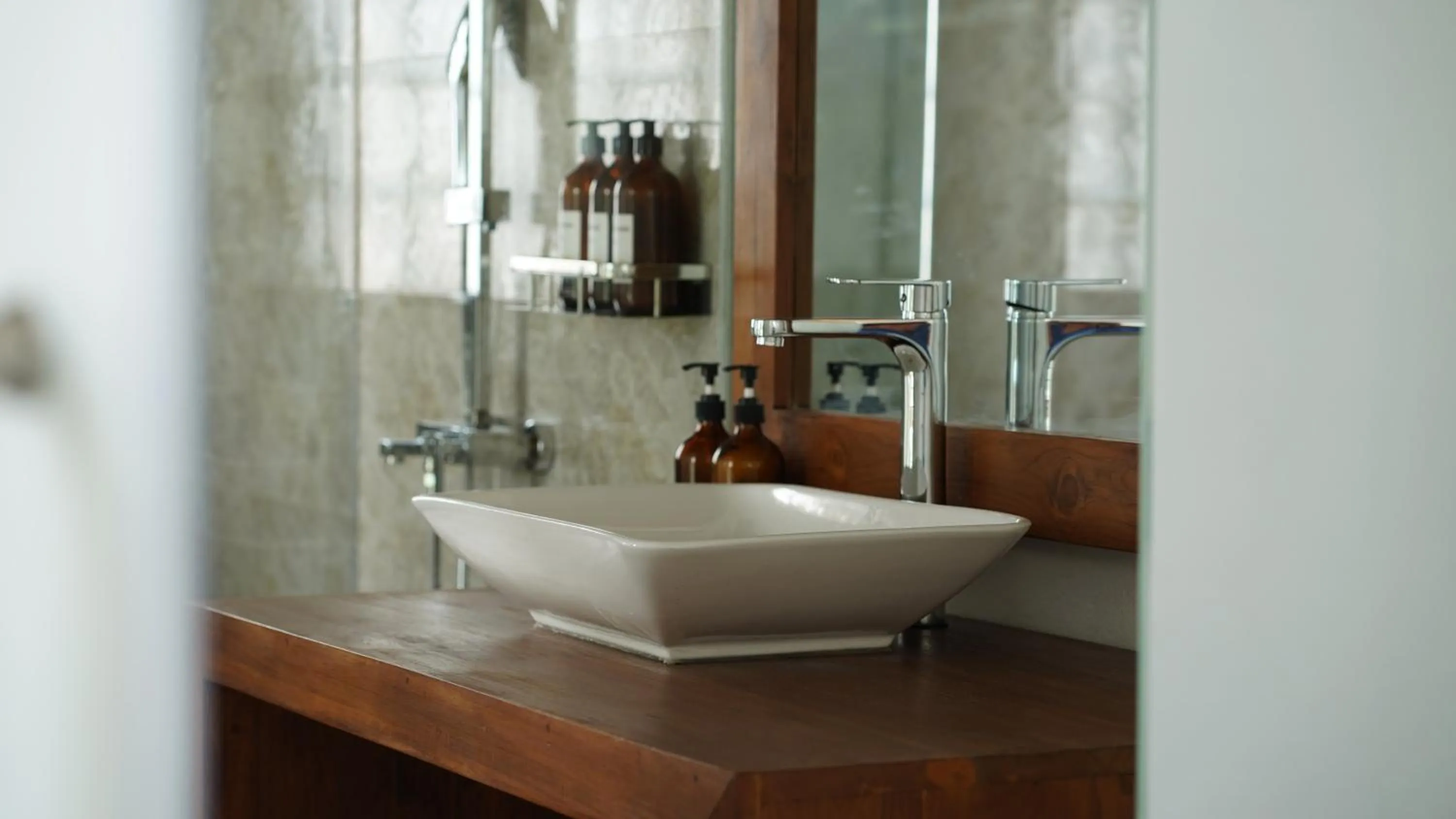 Bathroom in Stay Golden