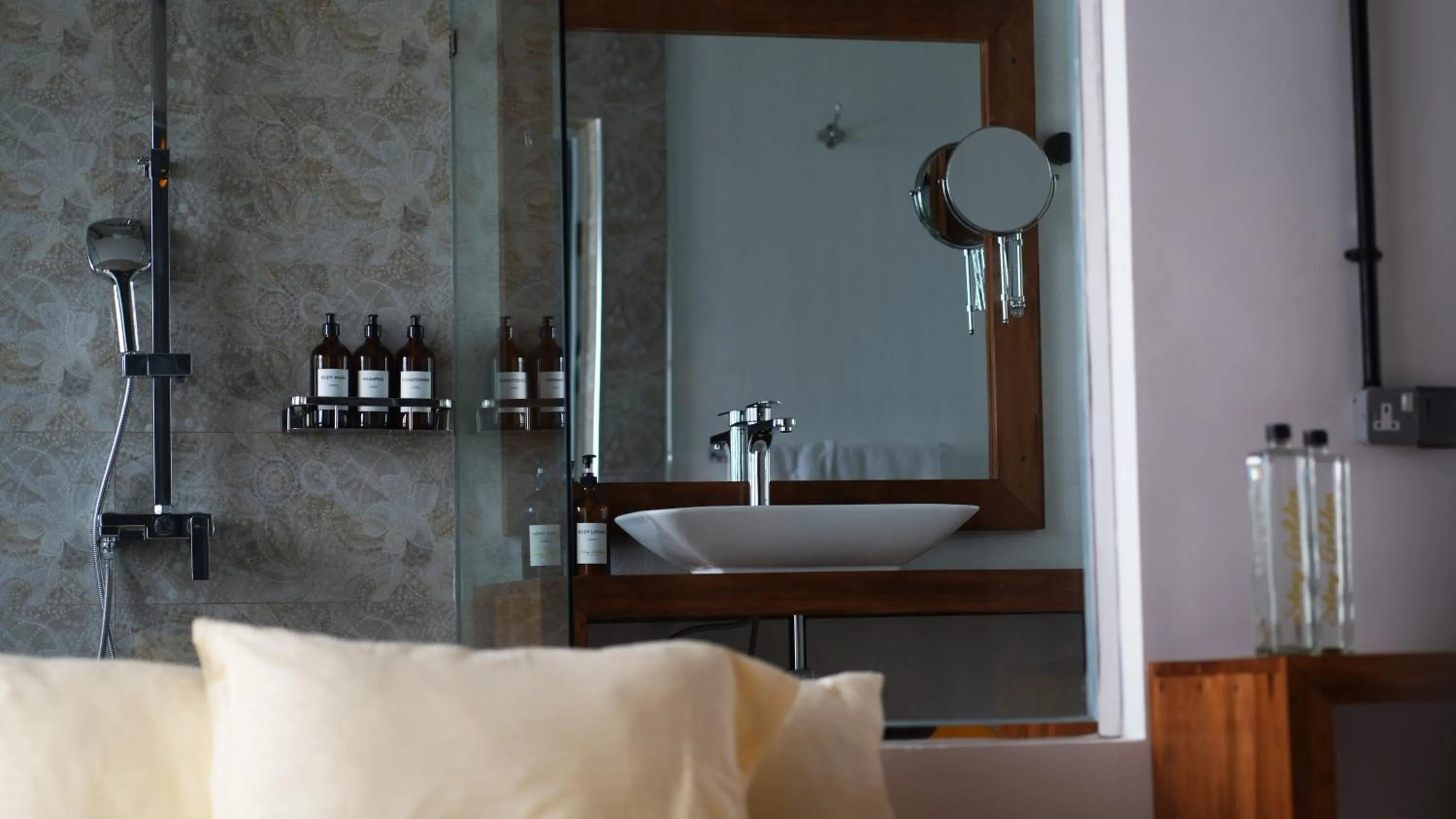 Bathroom in Stay Golden