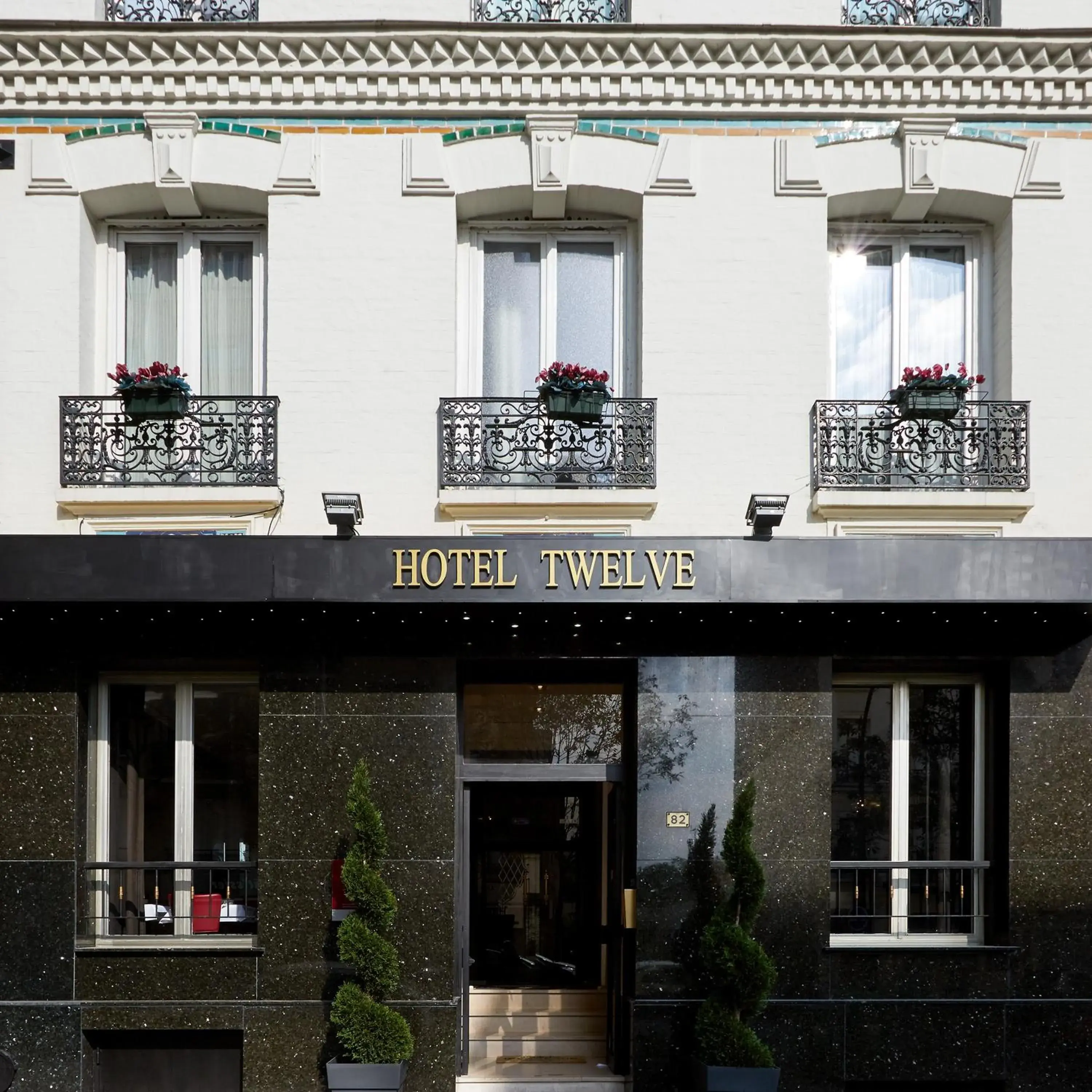 Facade/entrance in Hotel Le Twelve Facade/entrance in Hotel Le Twelve