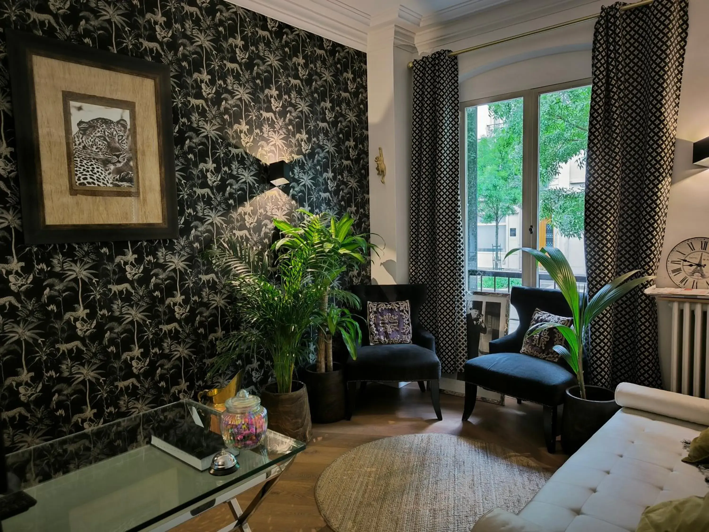 Lobby or reception in Hotel Le Twelve Lobby or reception in Hotel Le Twelve