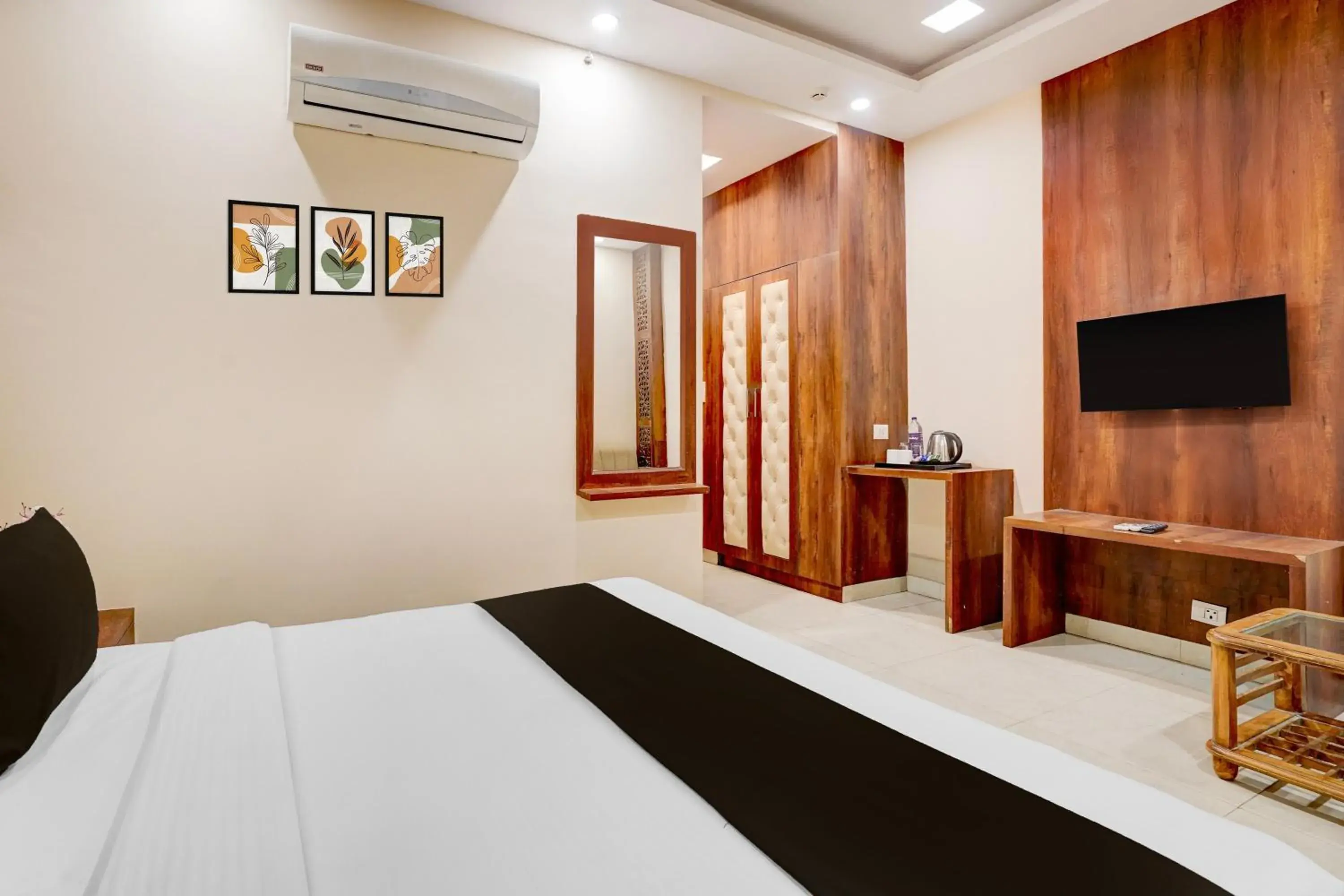 Bedroom, Bed in Townhouse Oak Dehradun Court Formerly GK Residency Bedroom, Bed in Townhouse Oak Dehradun Court Formerly GK Residency