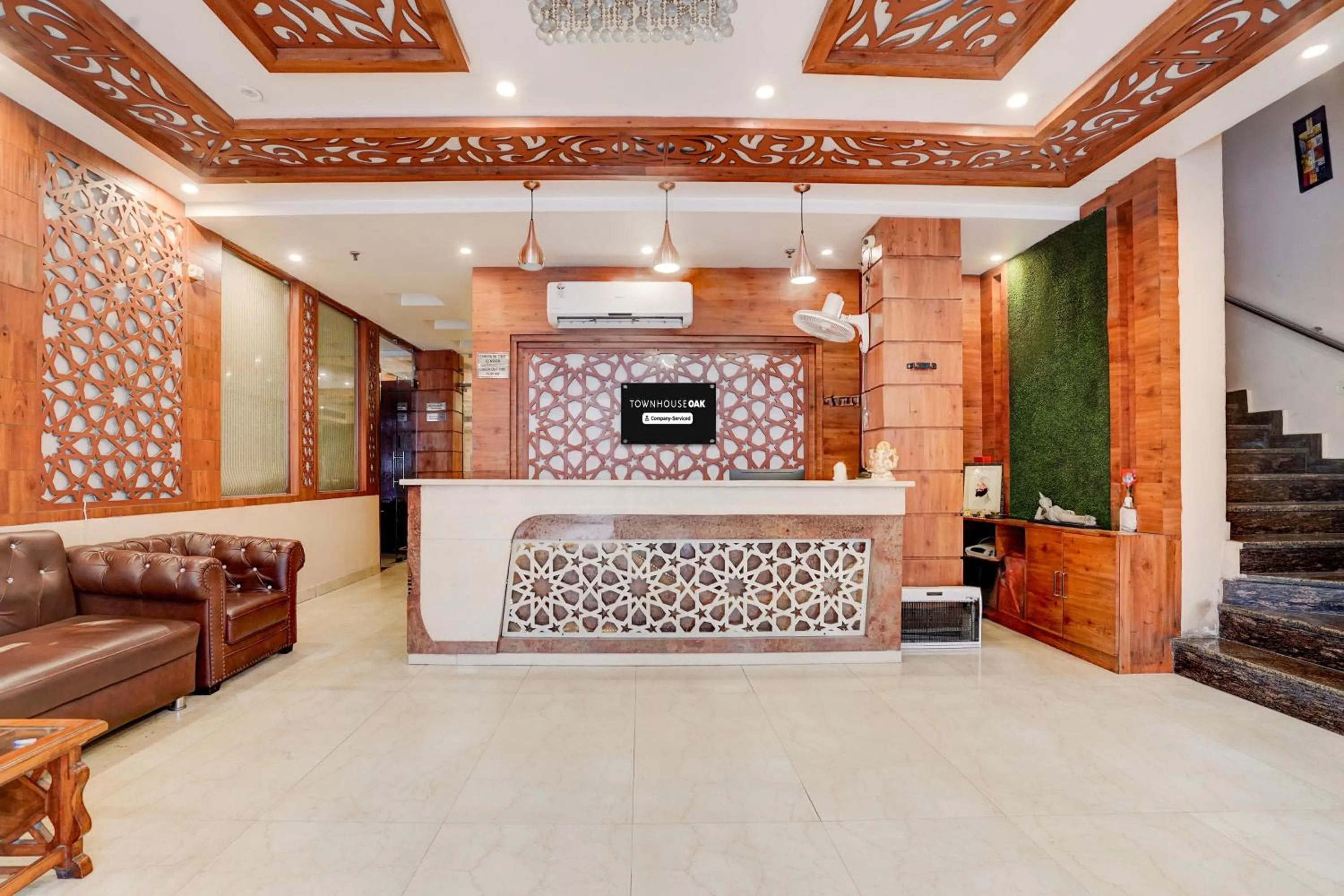 Lobby or reception in Townhouse Oak Dehradun Court Formerly GK Residency
