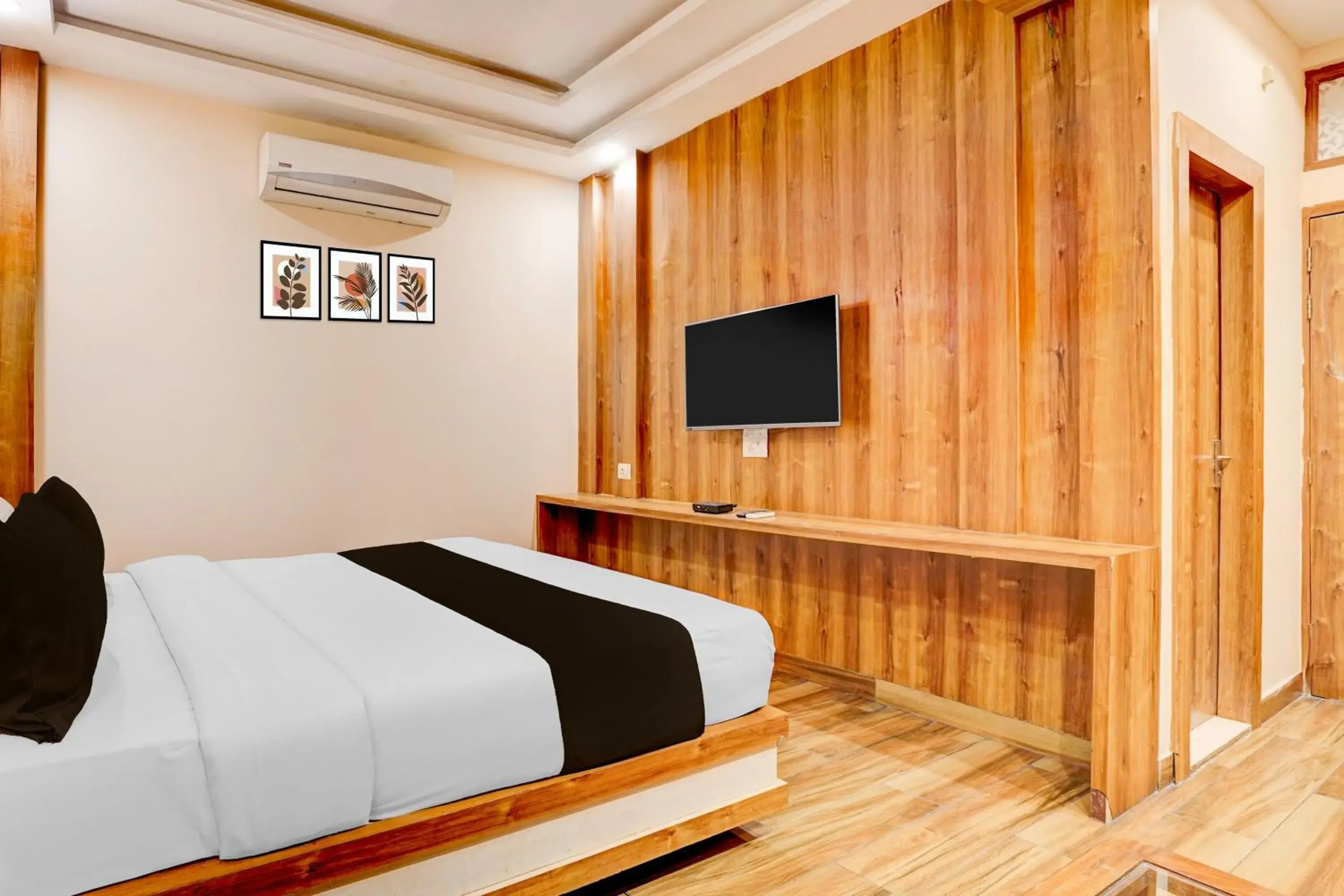 Bedroom, Bed in Townhouse Oak Dehradun Court Formerly GK Residency Bedroom, Bed in Townhouse Oak Dehradun Court Formerly GK Residency