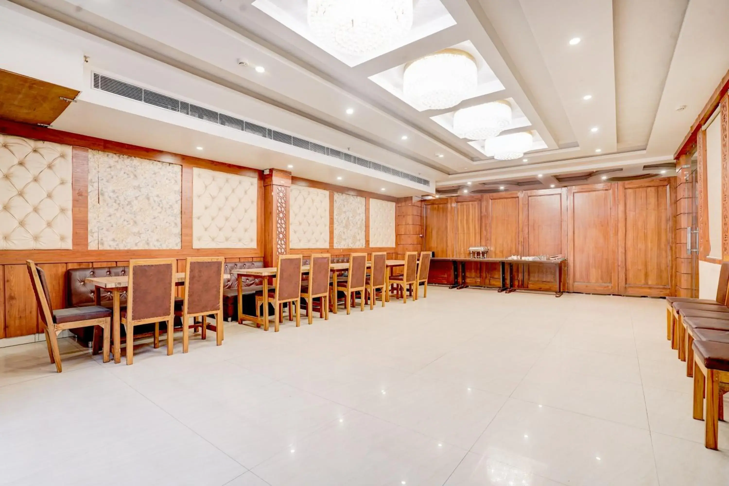 Restaurant/places to eat in Townhouse Oak Dehradun Court Formerly GK Residency Restaurant/places to eat in Townhouse Oak Dehradun Court Formerly GK Residency