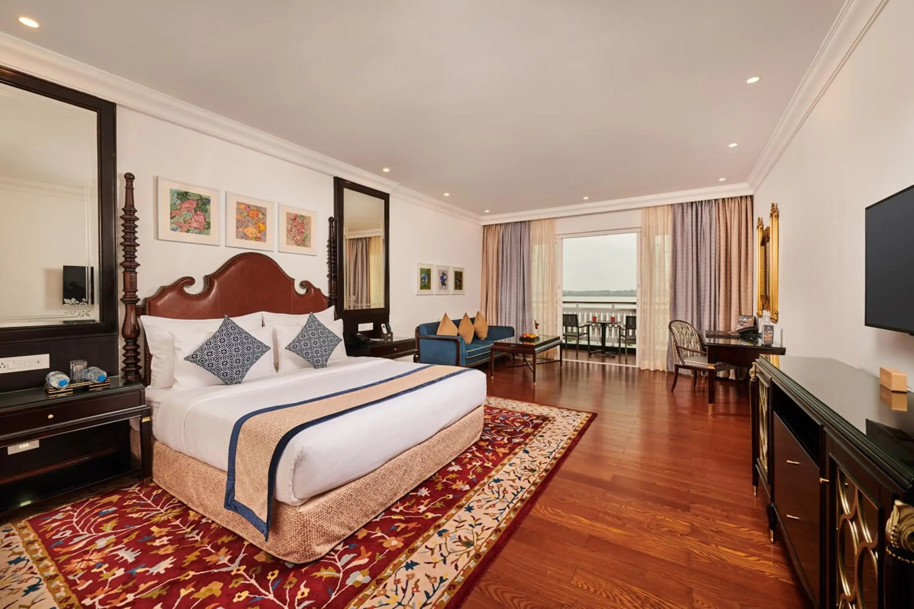 Photo of the whole room, Bed in MAYFAIR Lake Resort Photo of the whole room, Bed in MAYFAIR Lake Resort