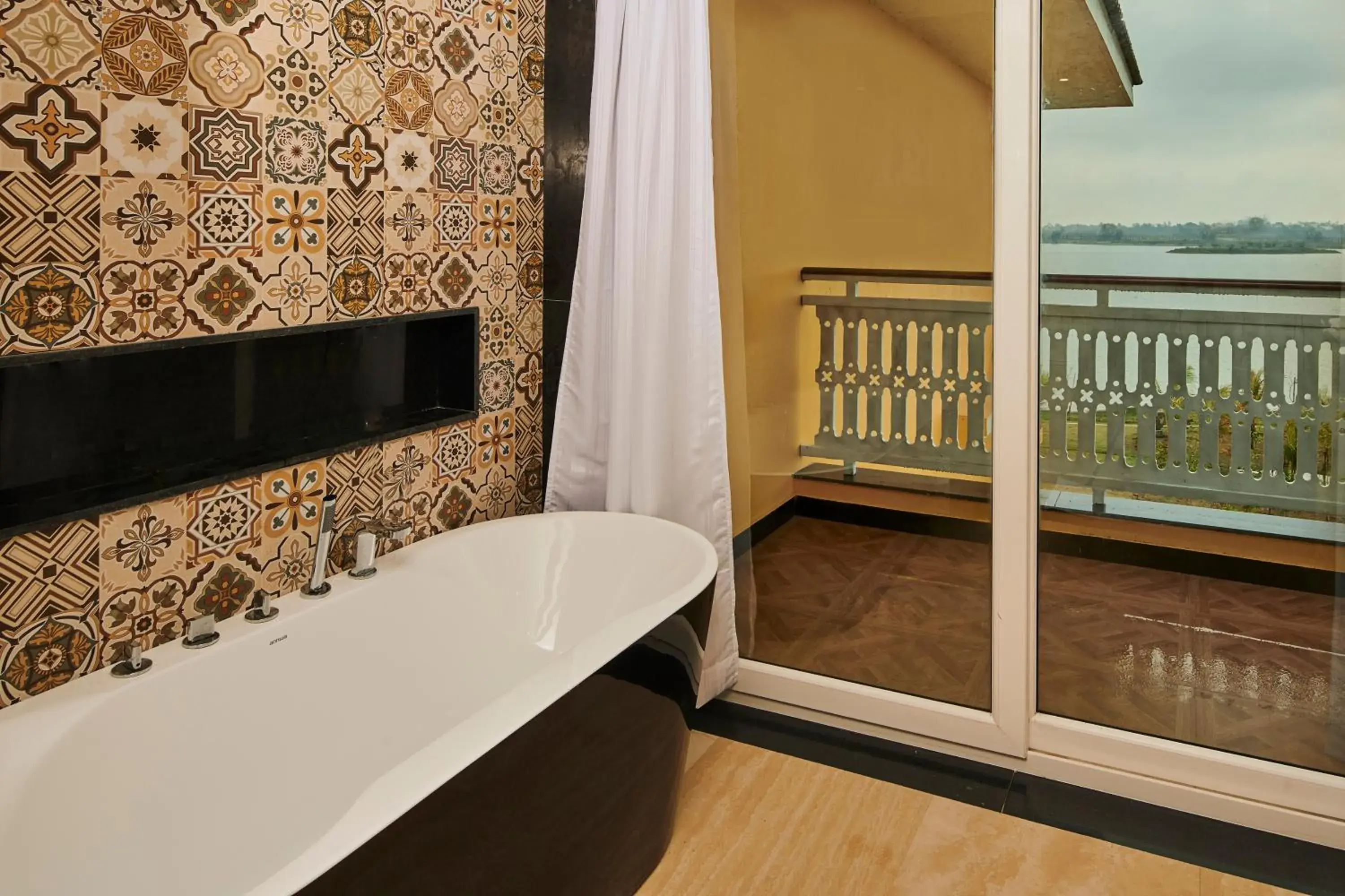 Property building in MAYFAIR Lake Resort Property building in MAYFAIR Lake Resort