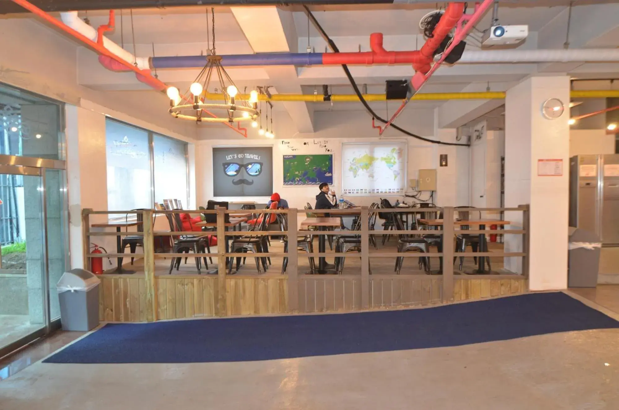 Communal lounge/ TV room in Kimchee Haeundae Guesthouse Communal lounge/ TV room in Kimchee Haeundae Guesthouse