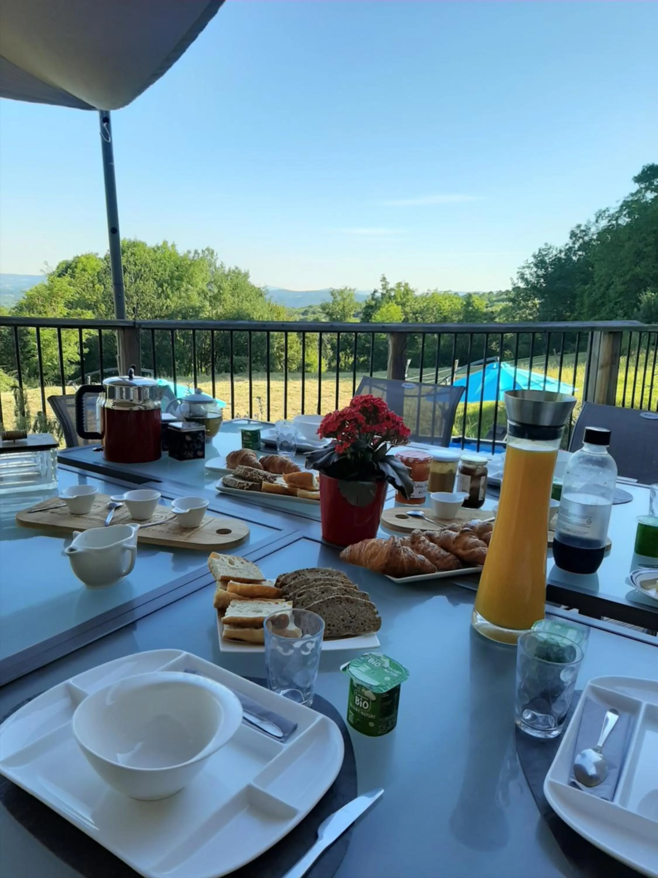 Food and drinks in Le Grand Noyer