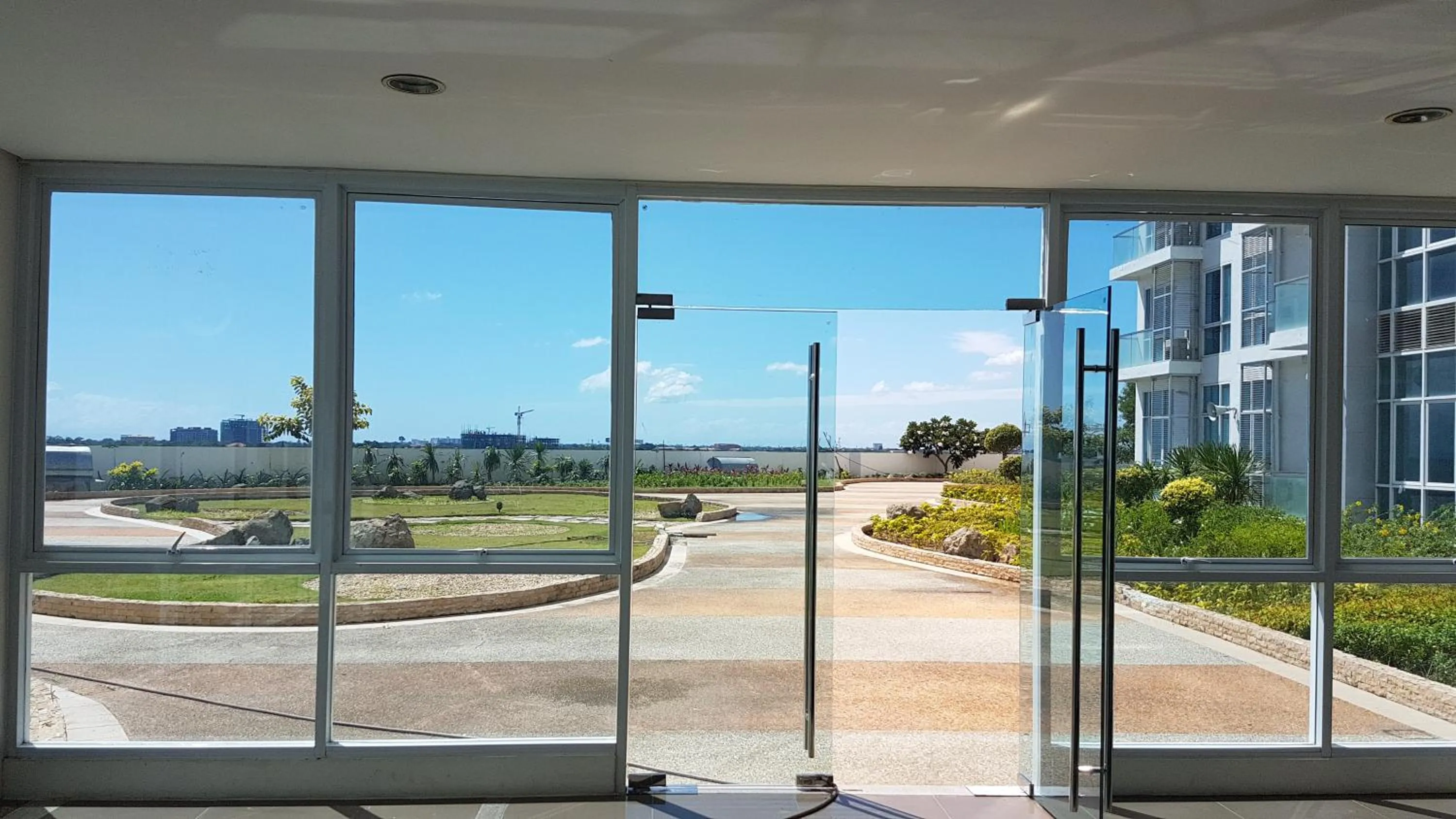 Property building in Mactan Newtown Condo with Garden and Ocean View 8NEWTOWN BLVD