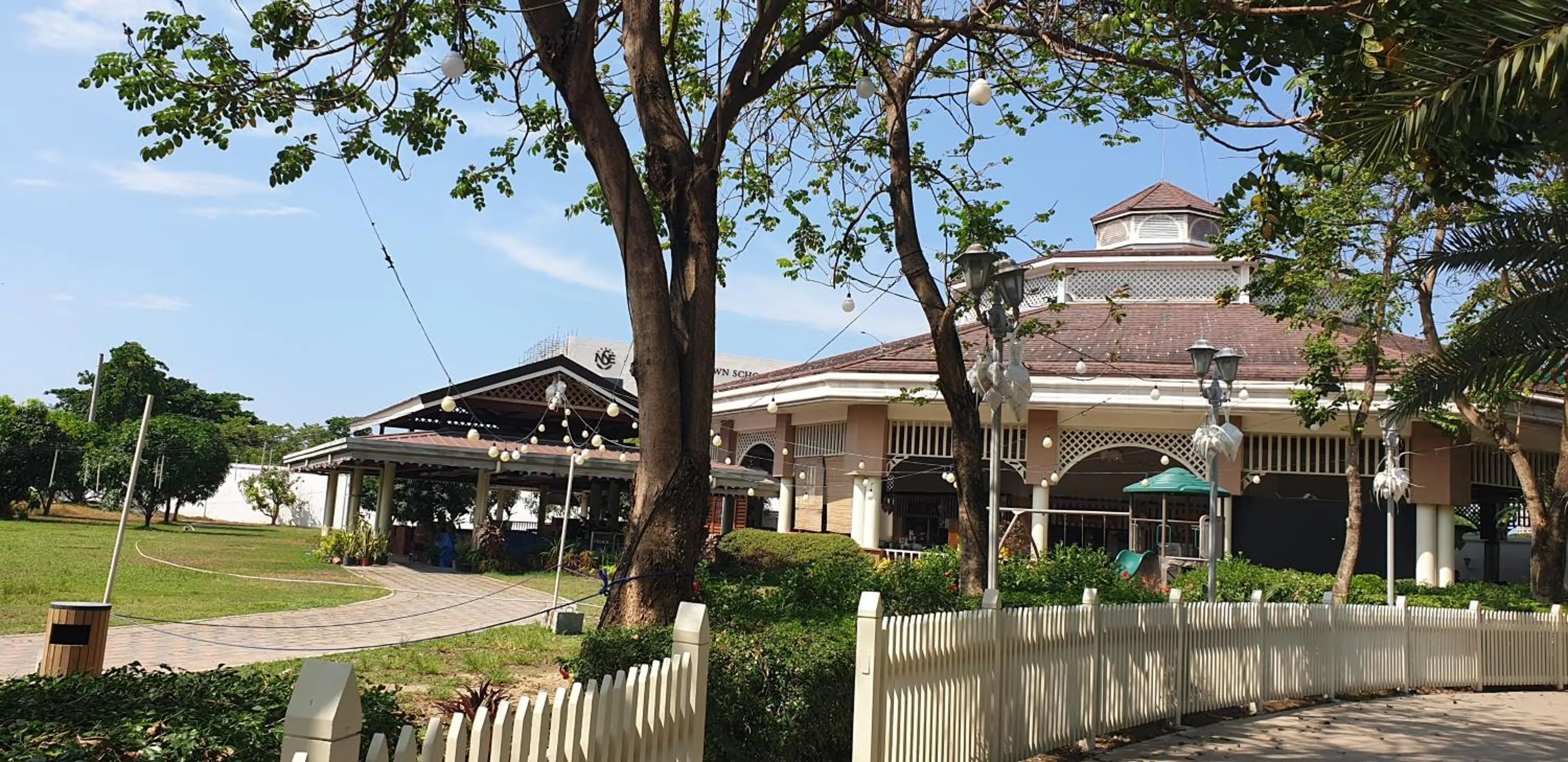 Mactan Newtown Condo with Garden and Ocean View 8NEWTOWN BLVD