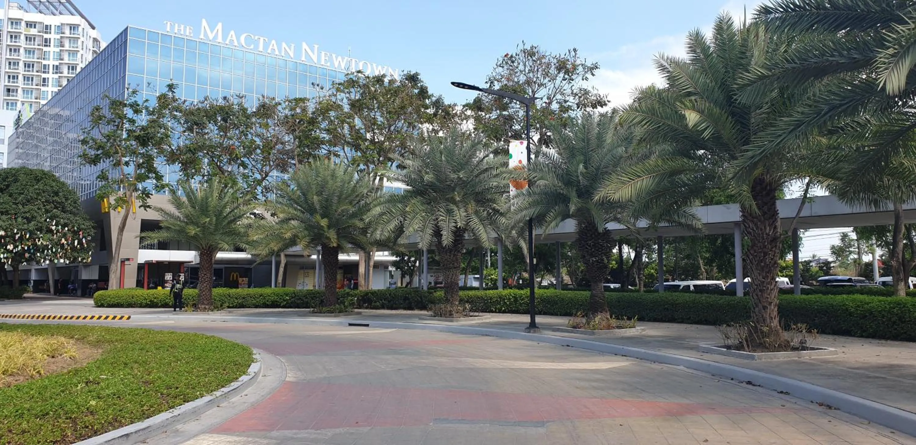 Mactan Newtown Condo with Garden and Ocean View 8NEWTOWN BLVD