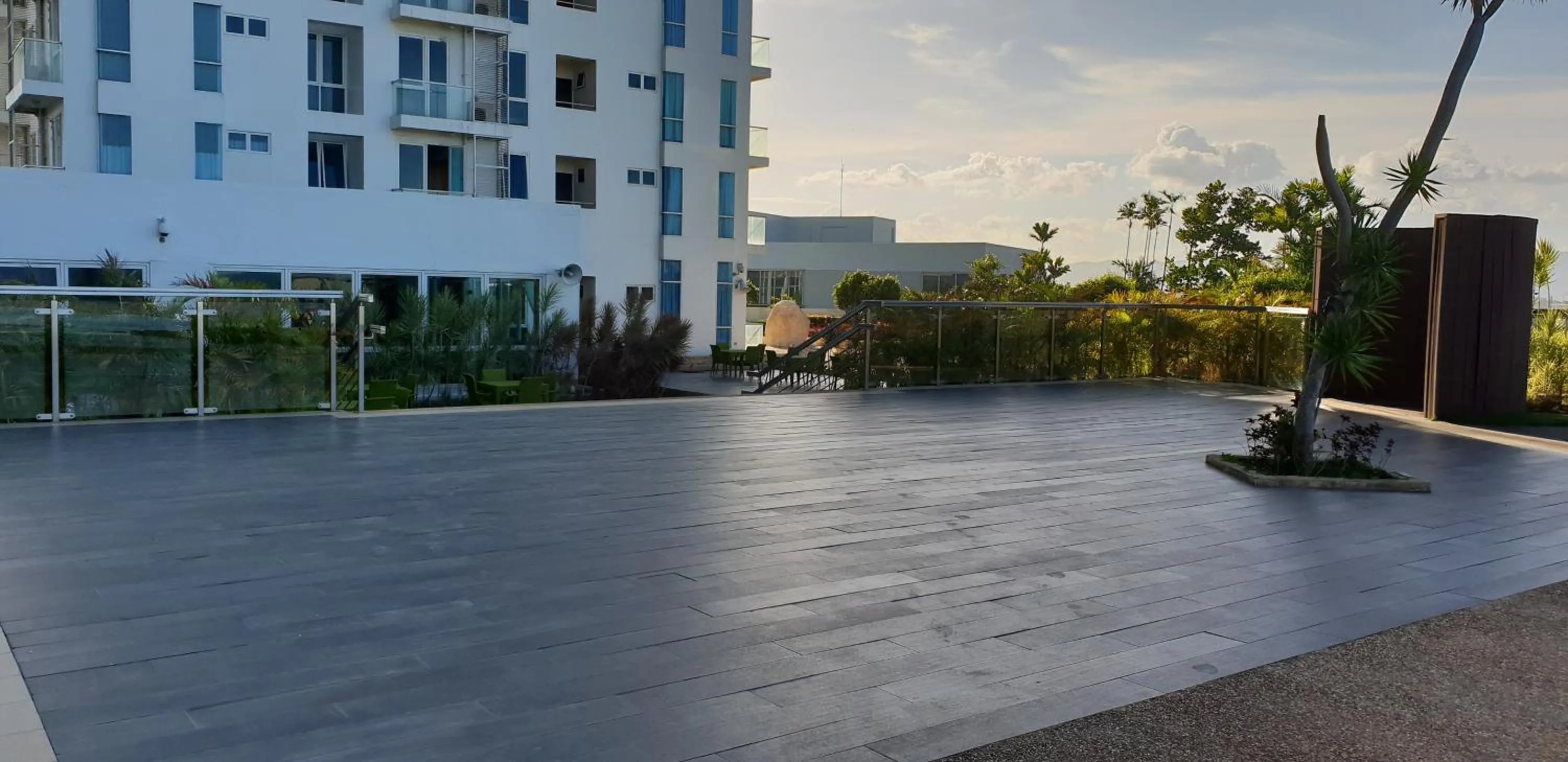 Mactan Newtown Condo with Garden and Ocean View 8NEWTOWN BLVD