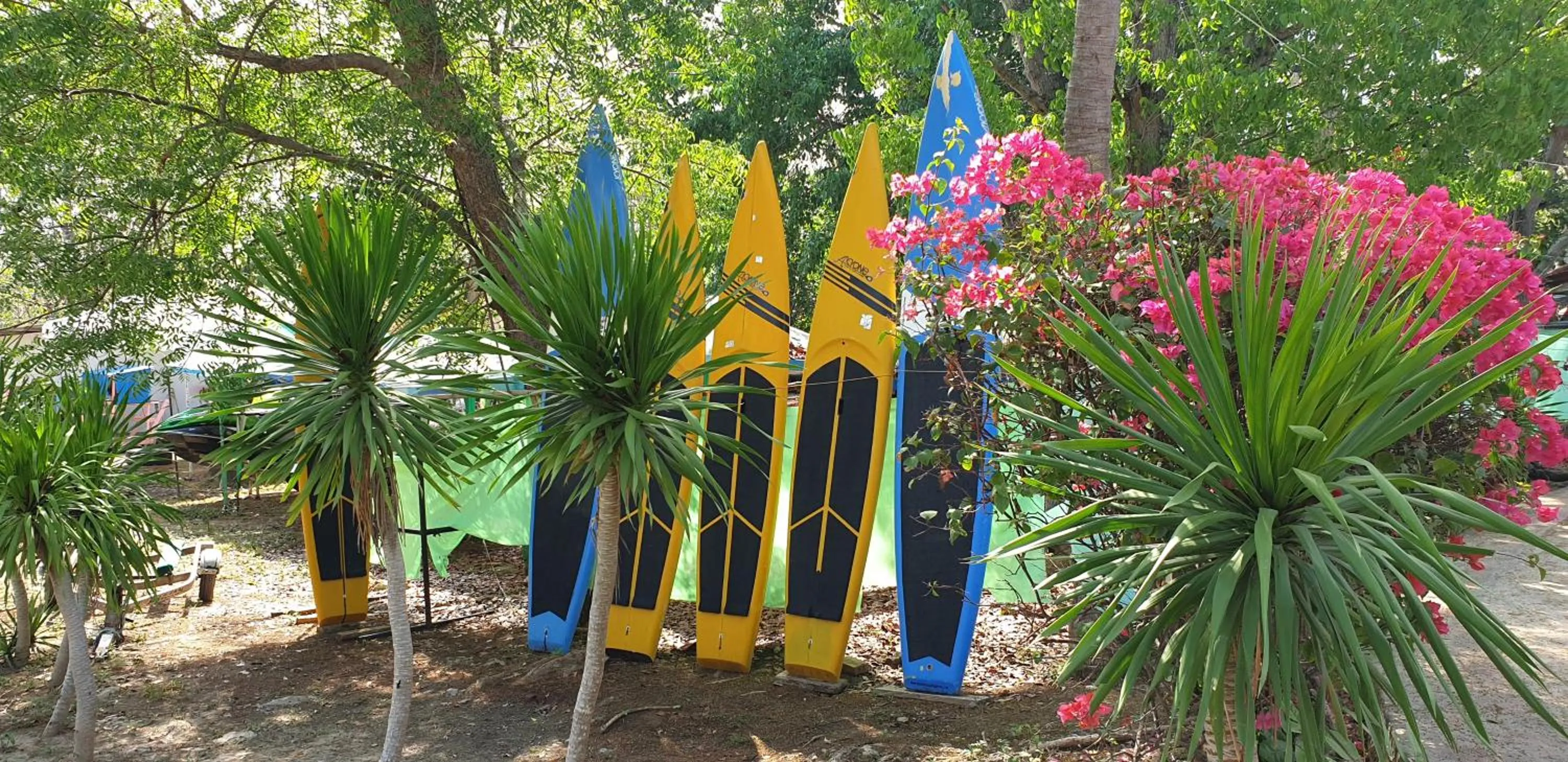 Mactan Newtown Condo with Garden and Ocean View 8NEWTOWN BLVD