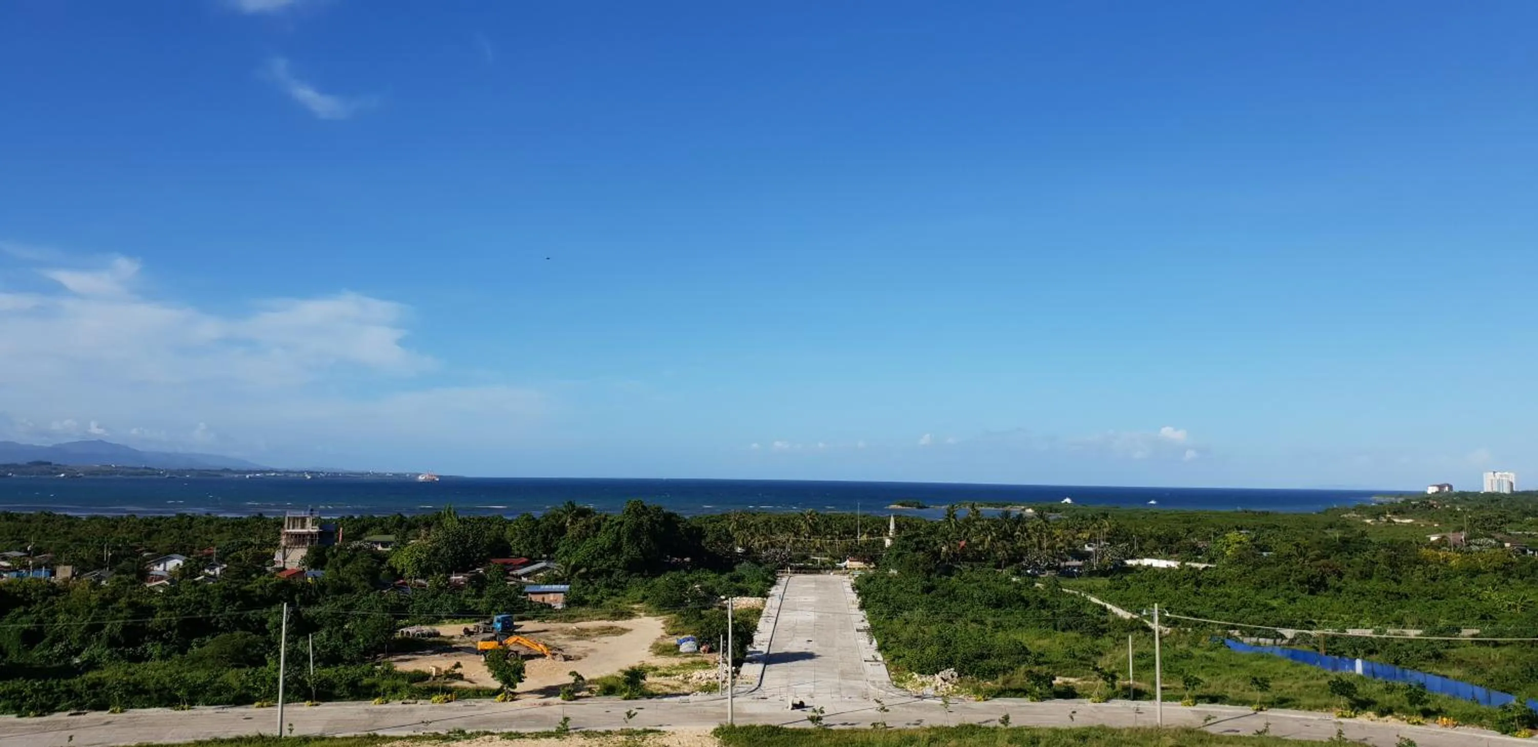 Mactan Newtown Condo with Garden and Ocean View 8NEWTOWN BLVD