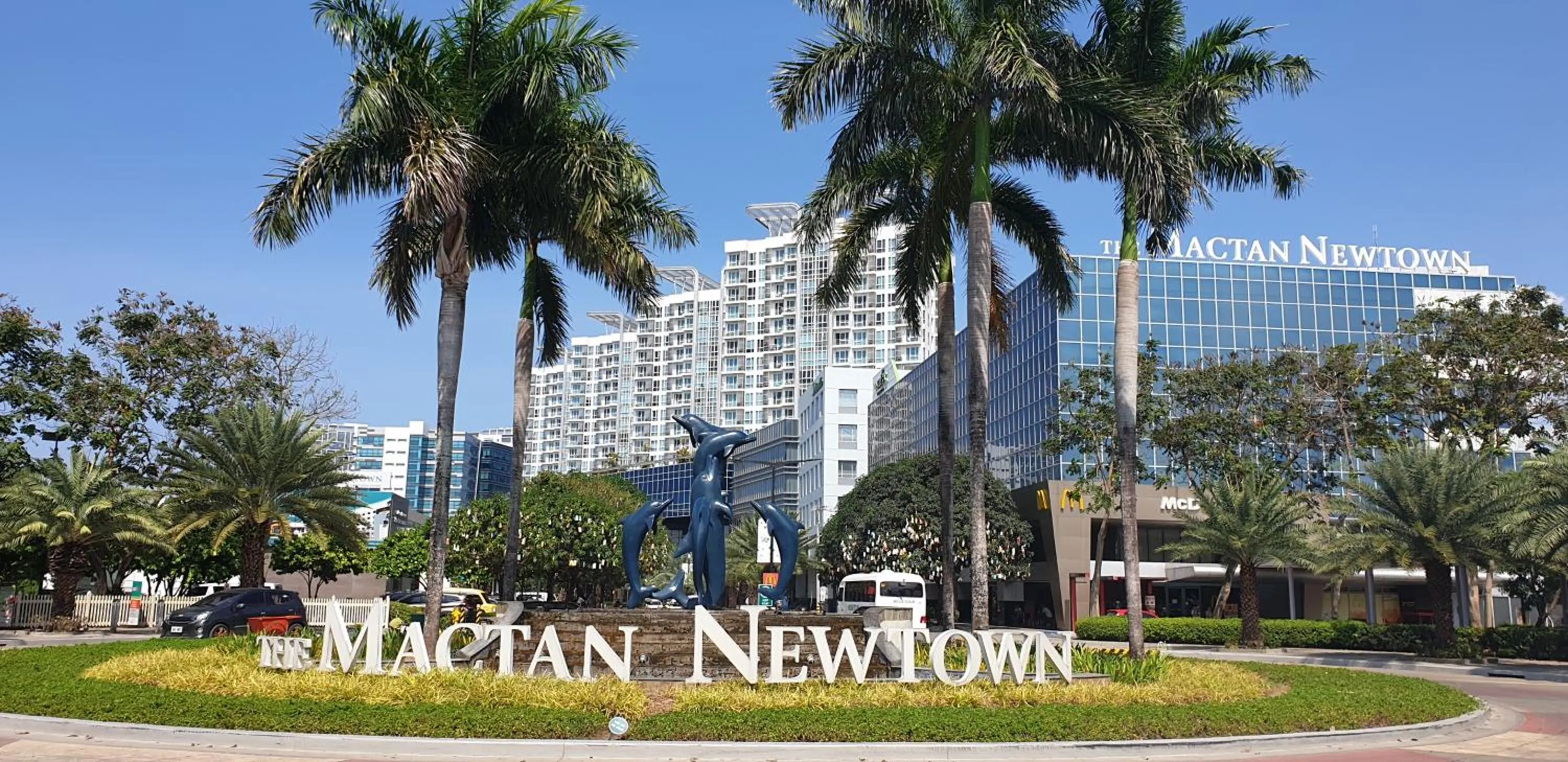 Mactan Newtown Condo with Garden and Ocean View 8NEWTOWN BLVD
