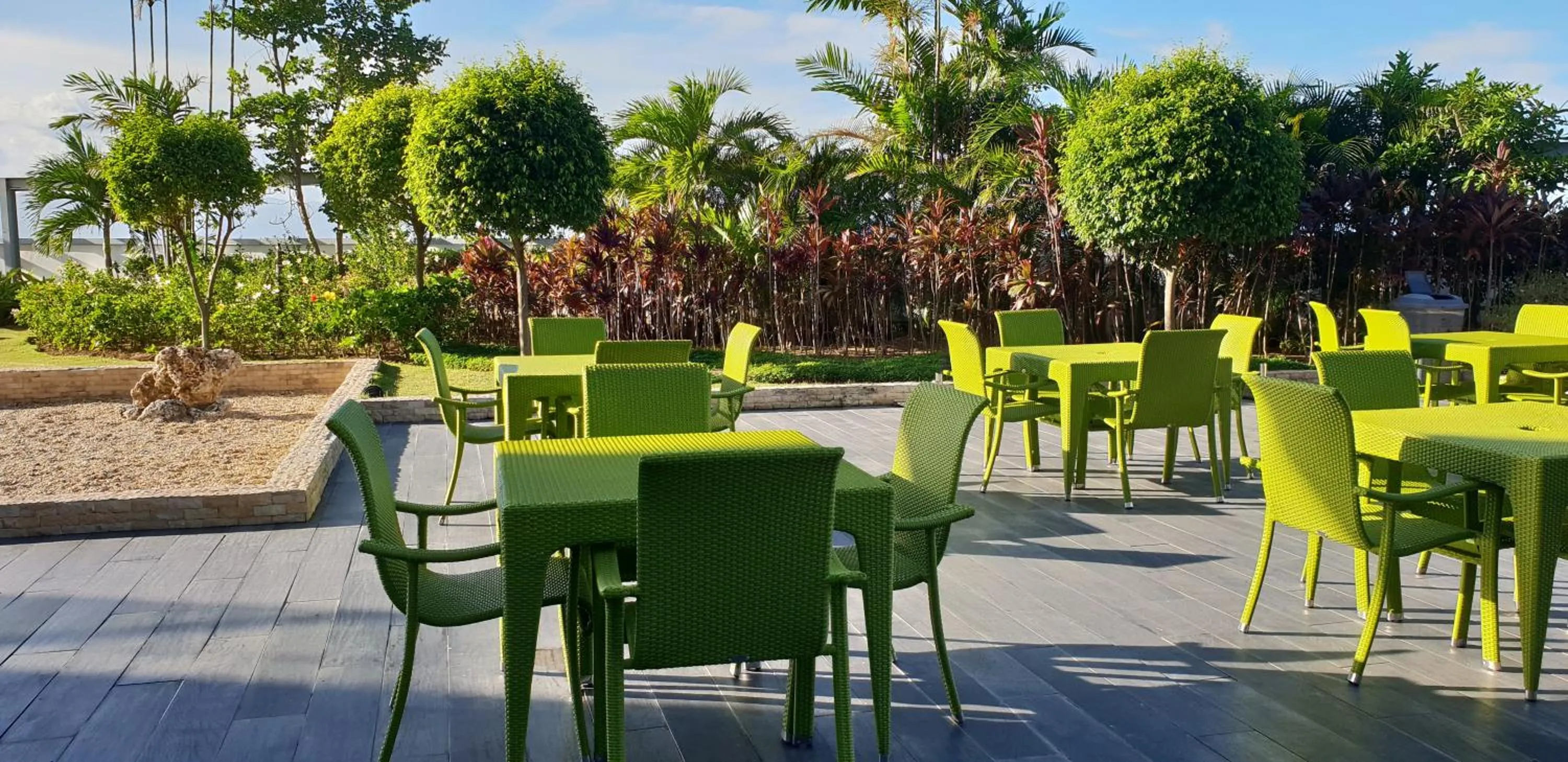 Mactan Newtown Condo with Garden and Ocean View 8NEWTOWN BLVD