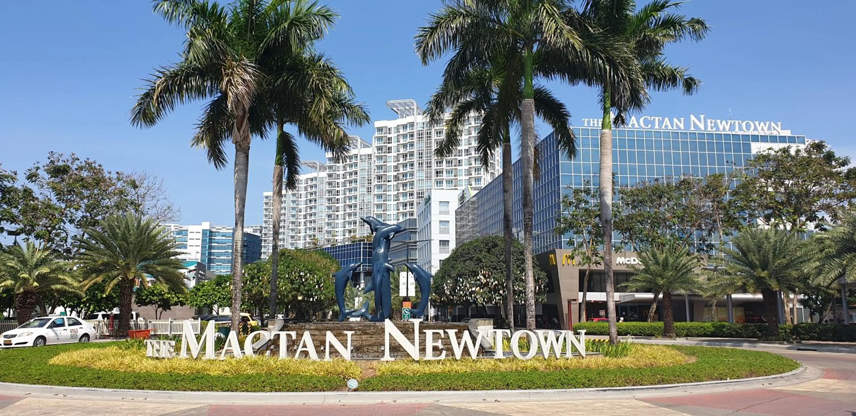 Mactan Newtown Condo with Garden and Ocean View 8NEWTOWN BLVD