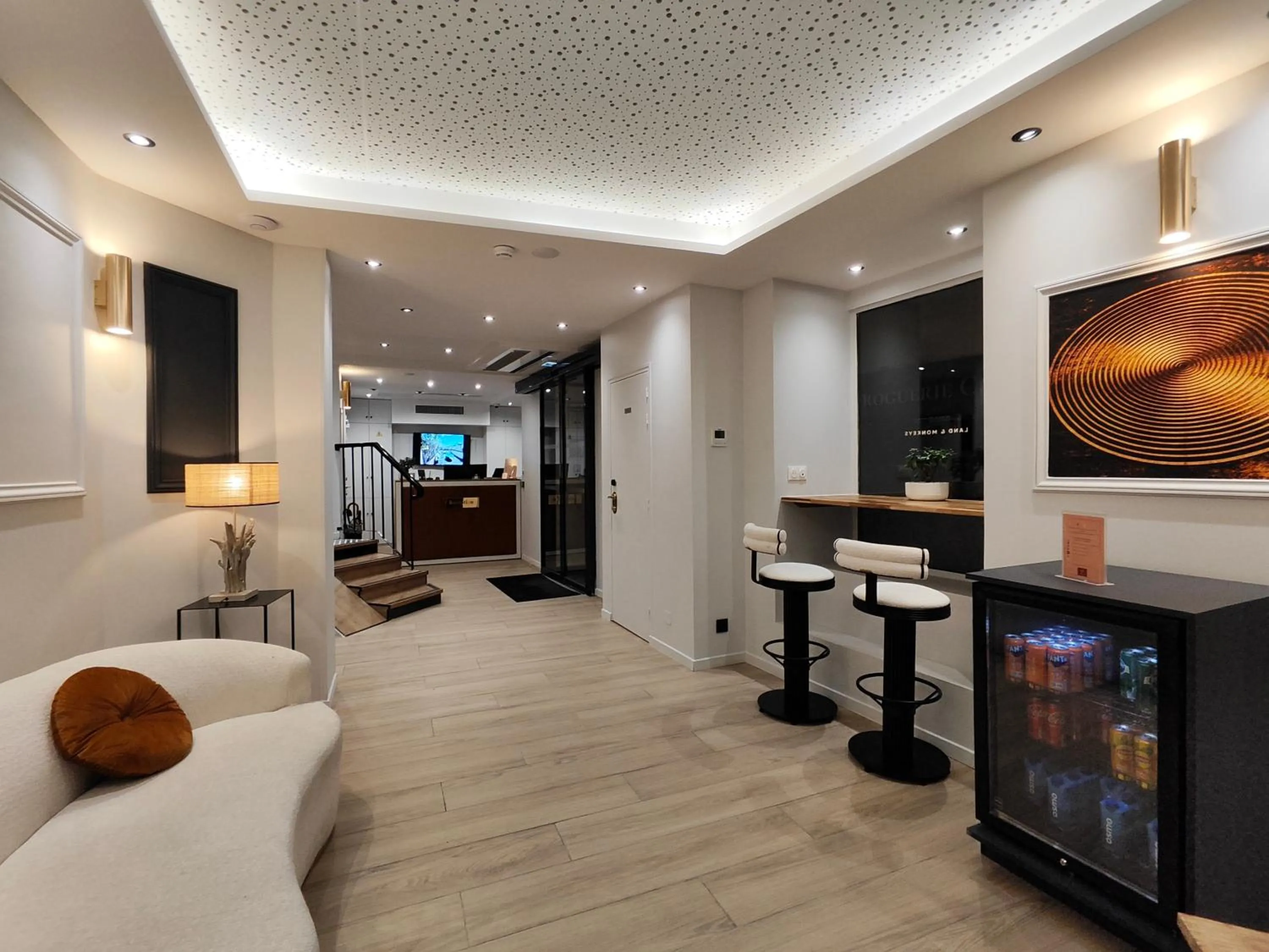 Lobby or reception in 55 Hôtel Montparnasse