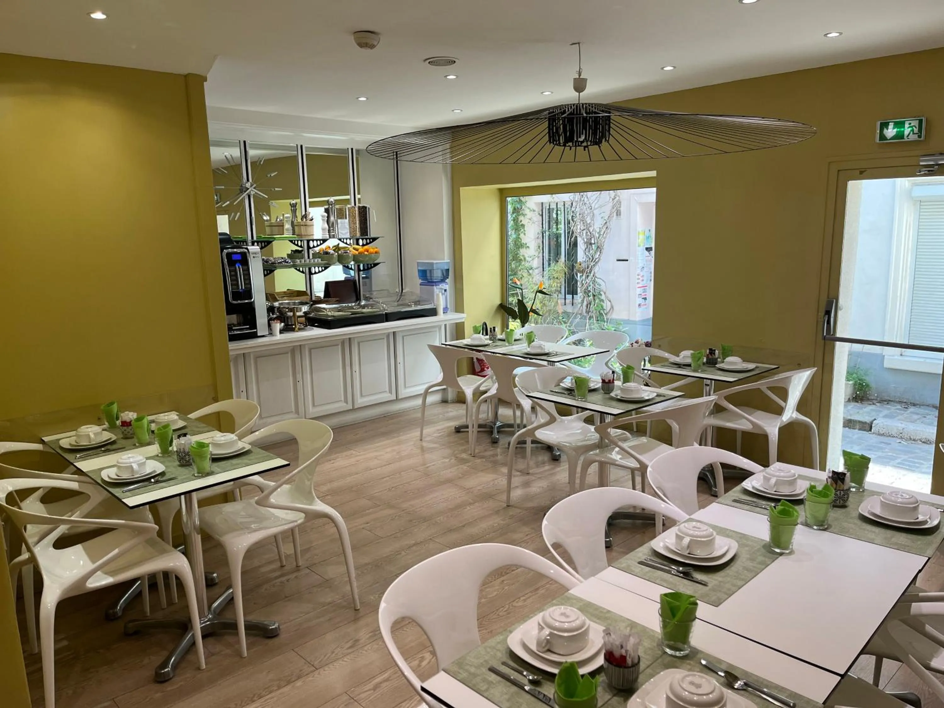 Breakfast in 55 Hôtel Montparnasse