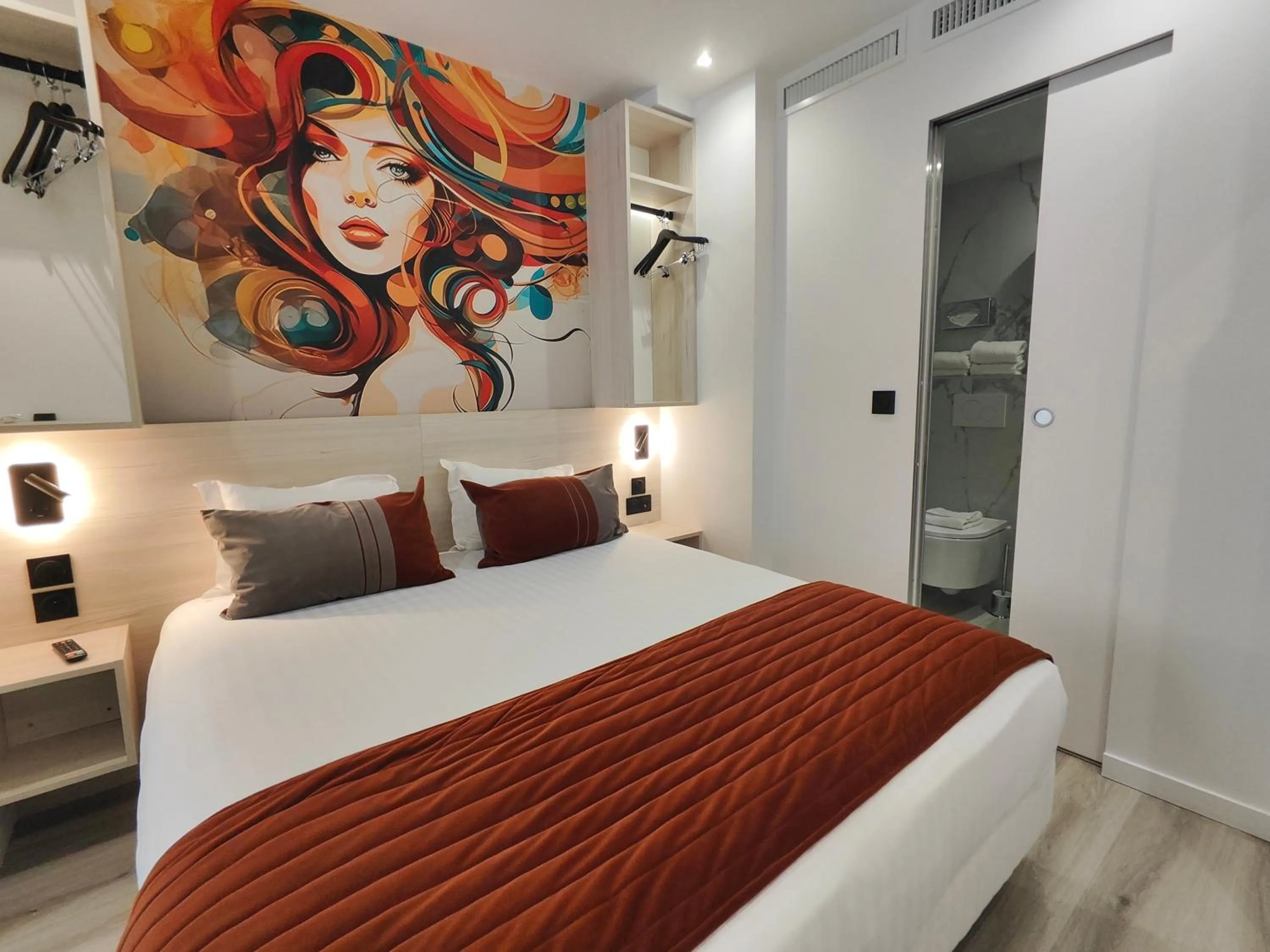 Bed in 55 Hôtel Montparnasse