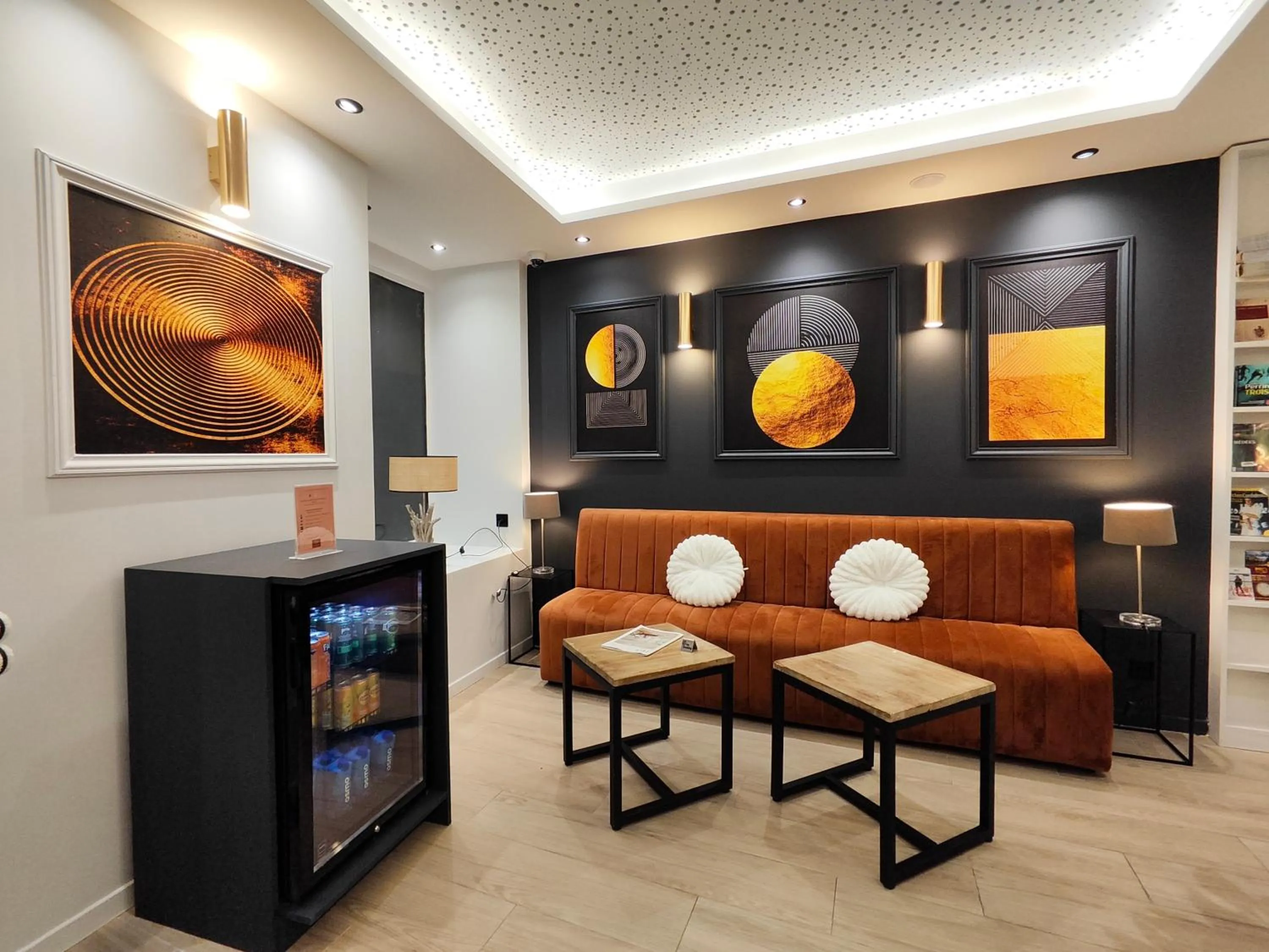 Living room in 55 Hôtel Montparnasse