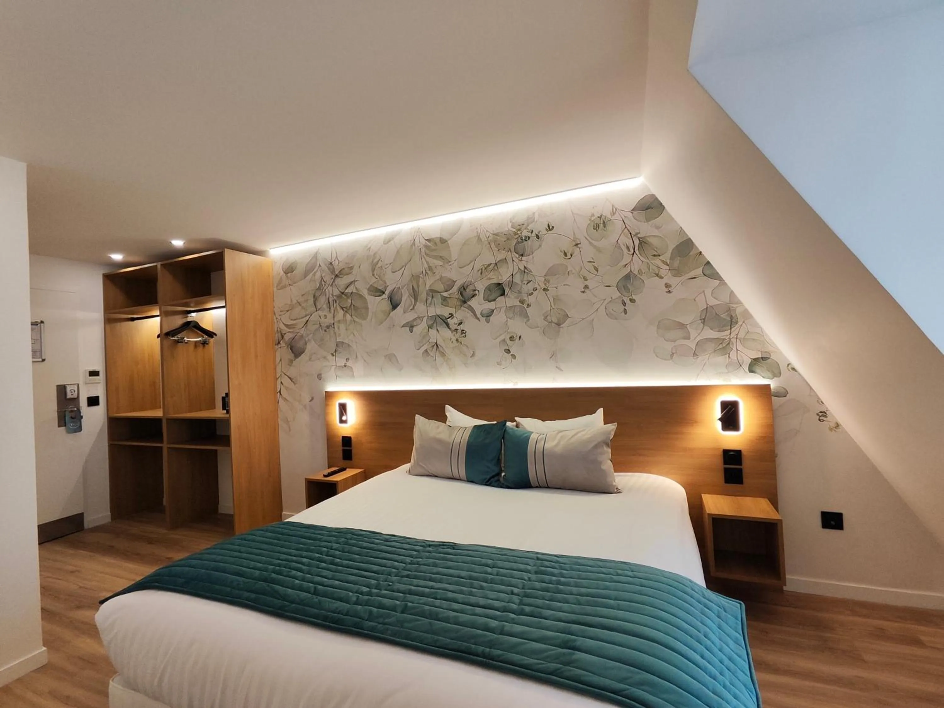 Bed in 55 Hôtel Montparnasse