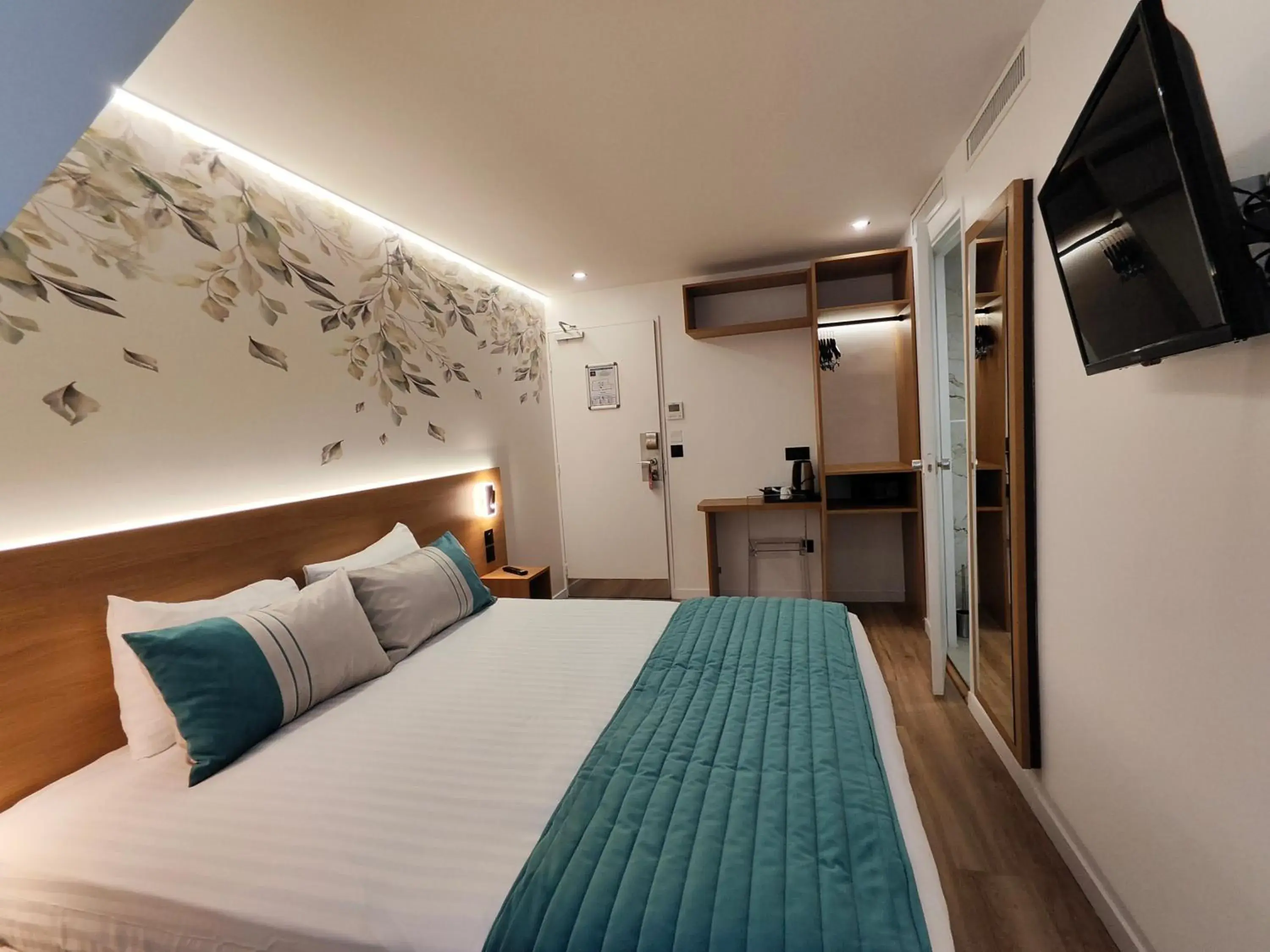 Bed in 55 Hôtel Montparnasse Bed in 55 Hôtel Montparnasse