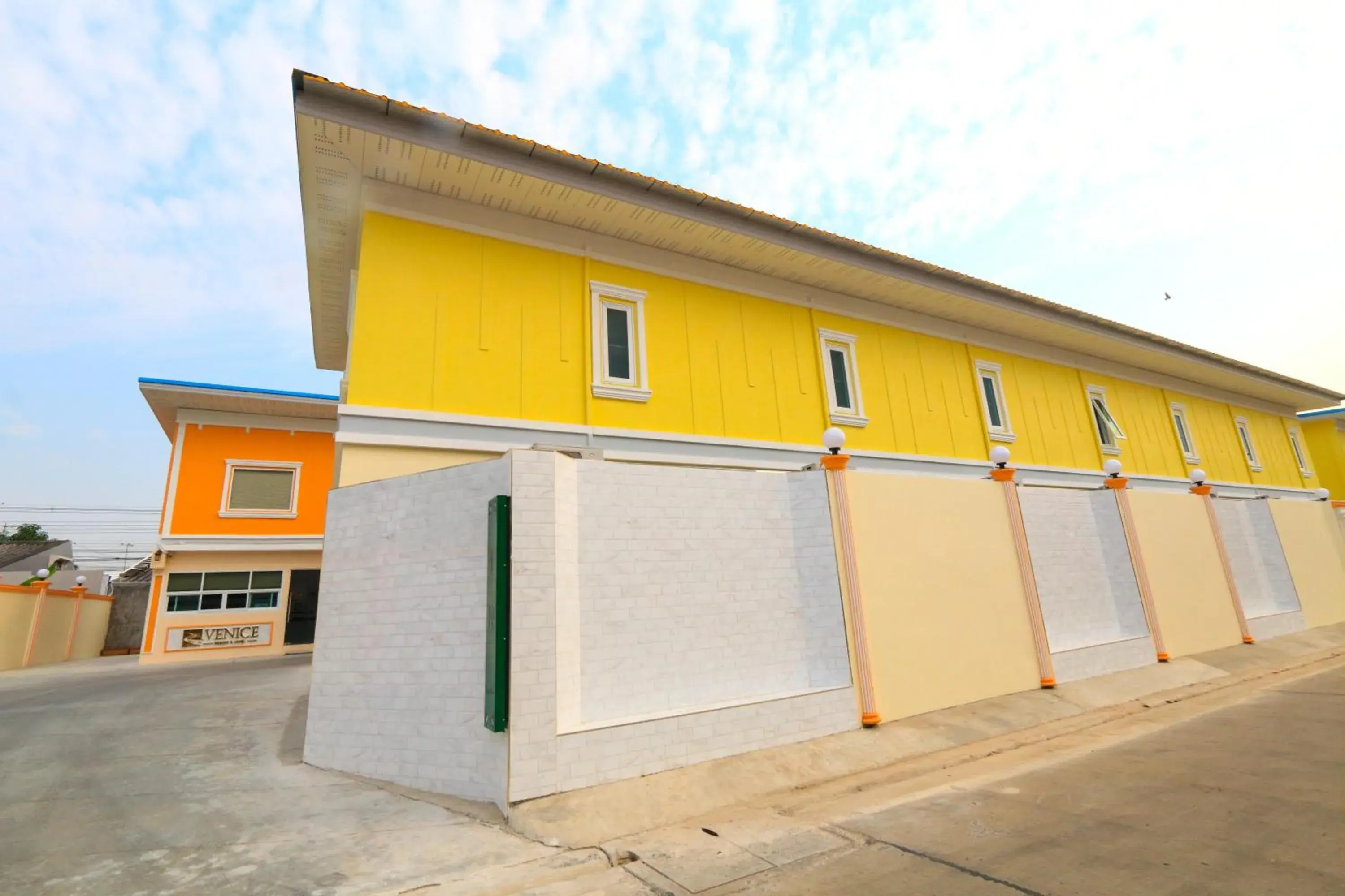 Property building in Venice Resort Property building in Venice Resort