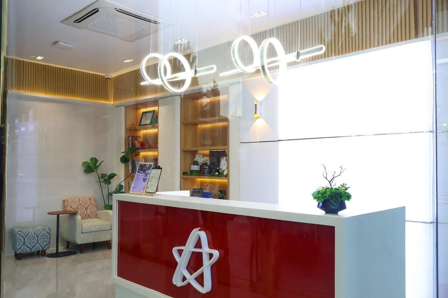 Property building in Olympia City Hotel by Dara