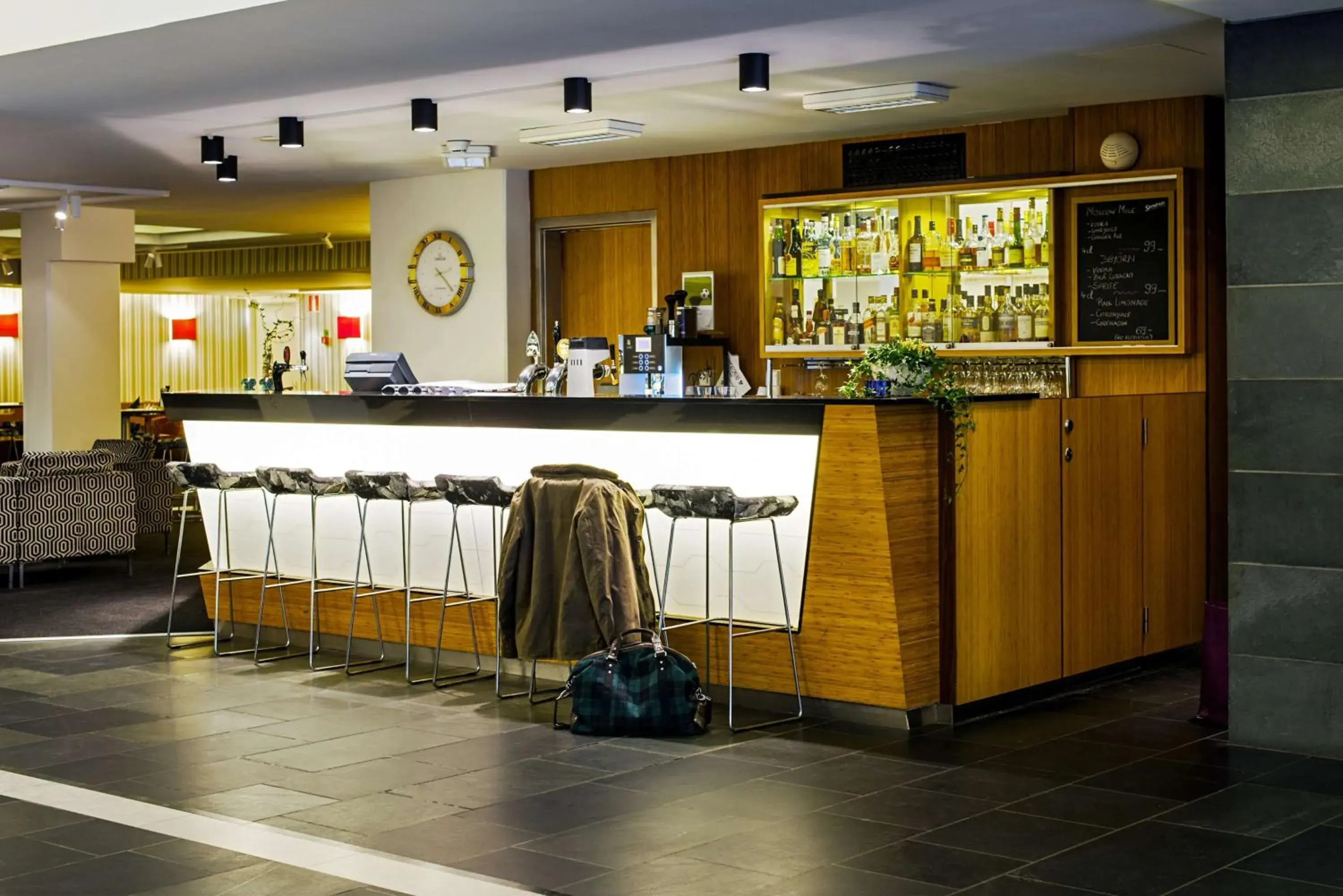 Lounge or bar in Scandic S:t Jörgen Lounge or bar in Scandic S:t Jörgen