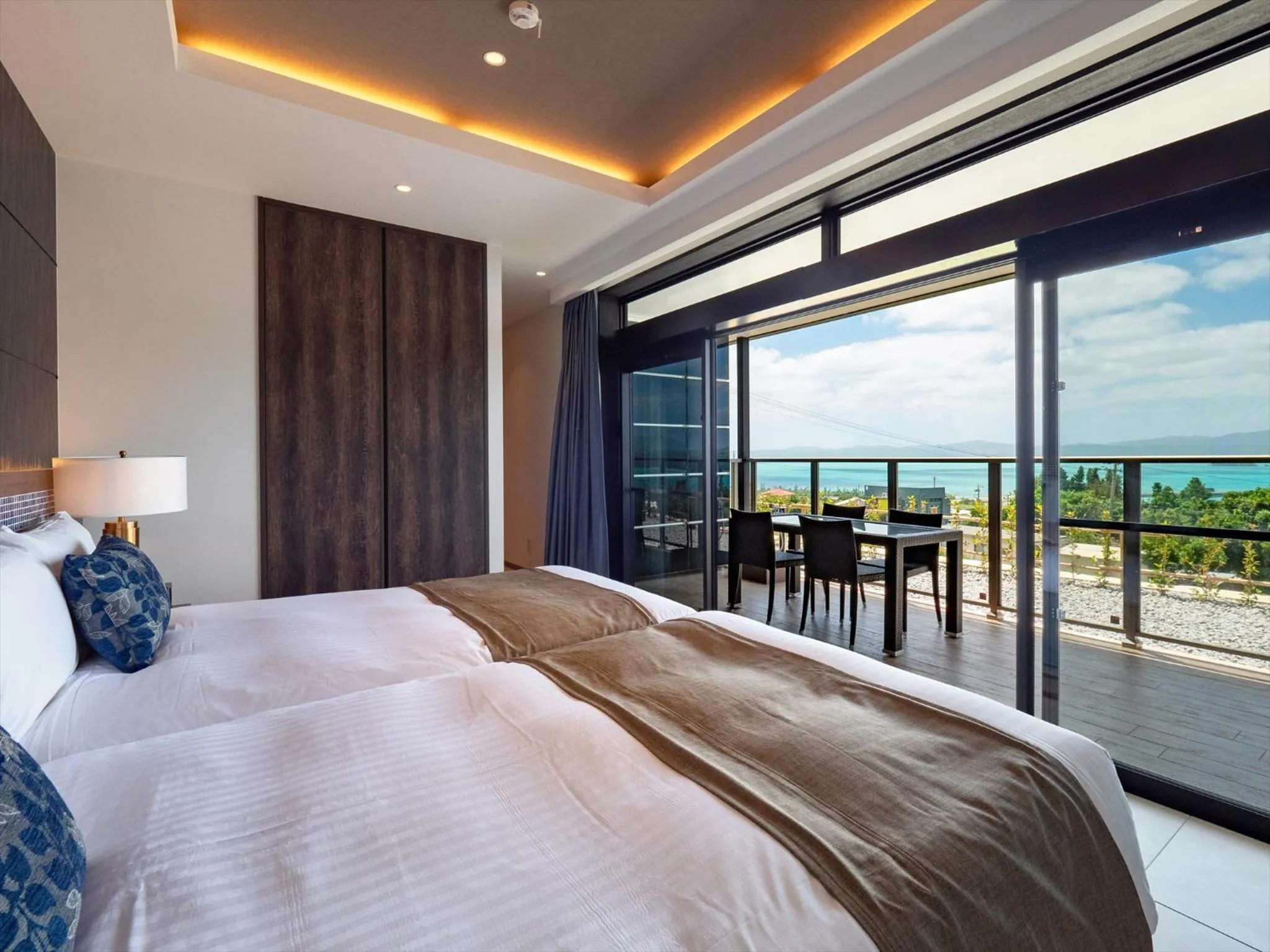 View (from property/room), Bed in One Suite THE TERRACE