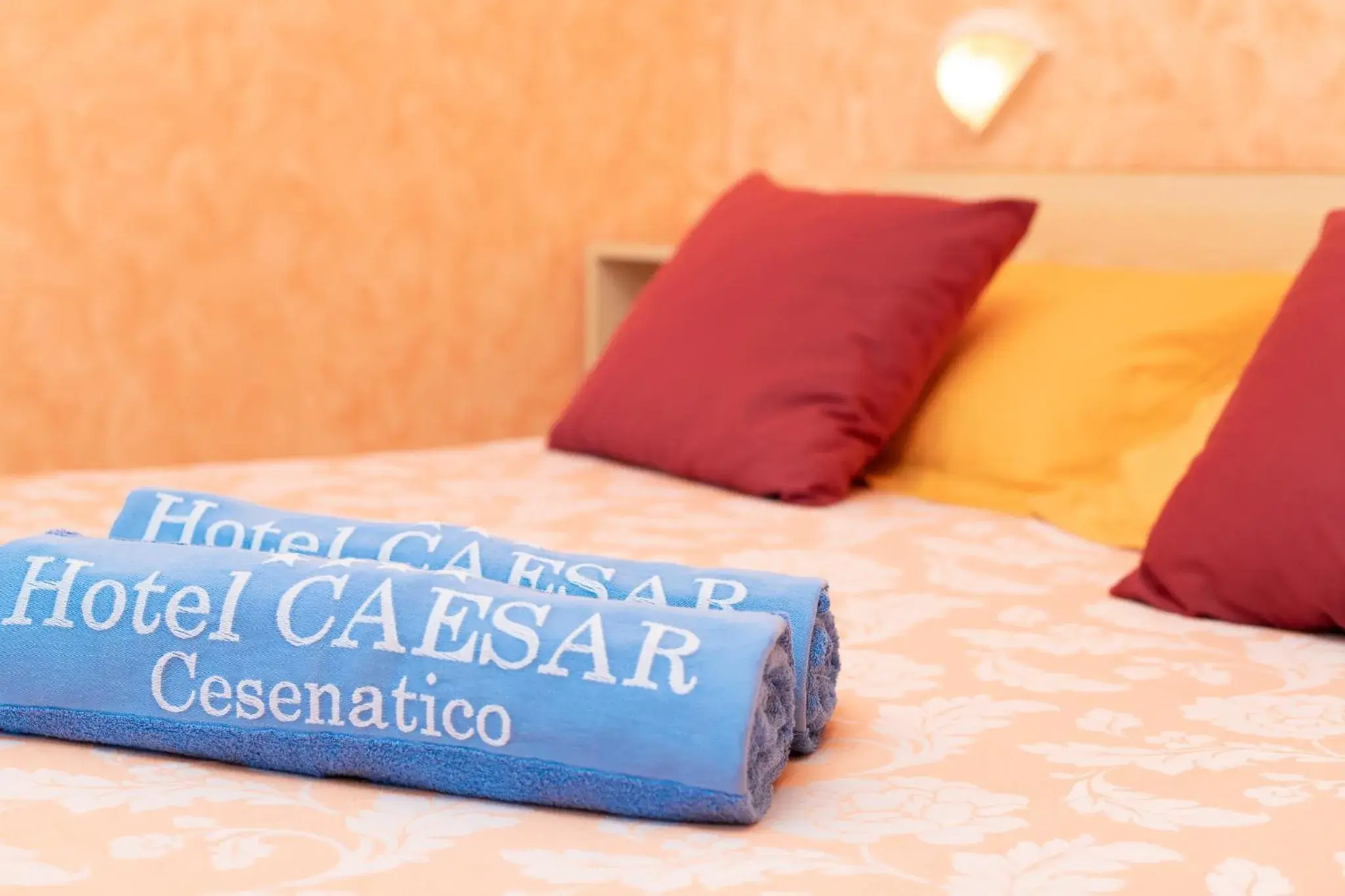 Bedroom, Bed in Hotel Caesar