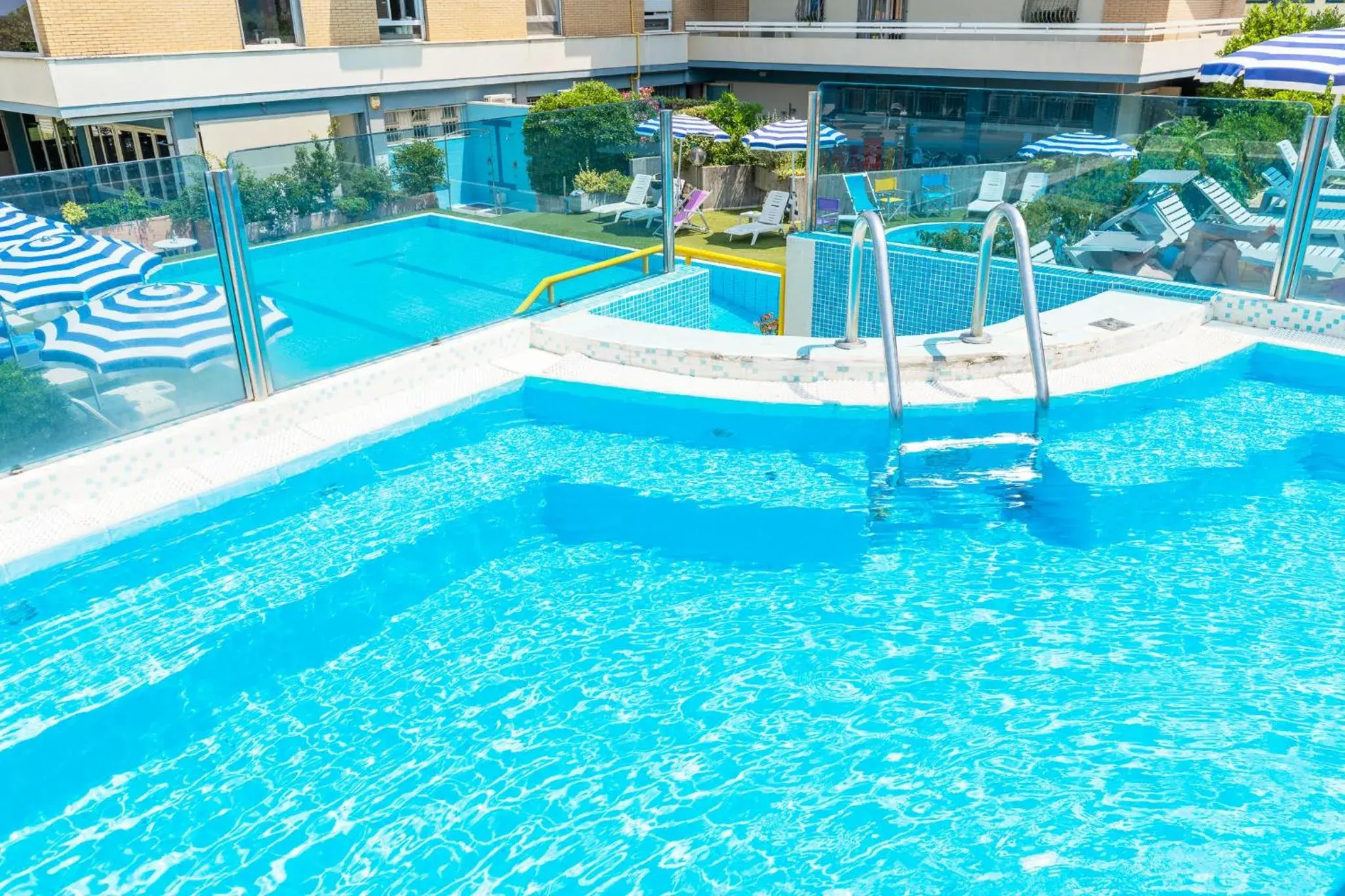 Swimming Pool in Hotel Caesar
