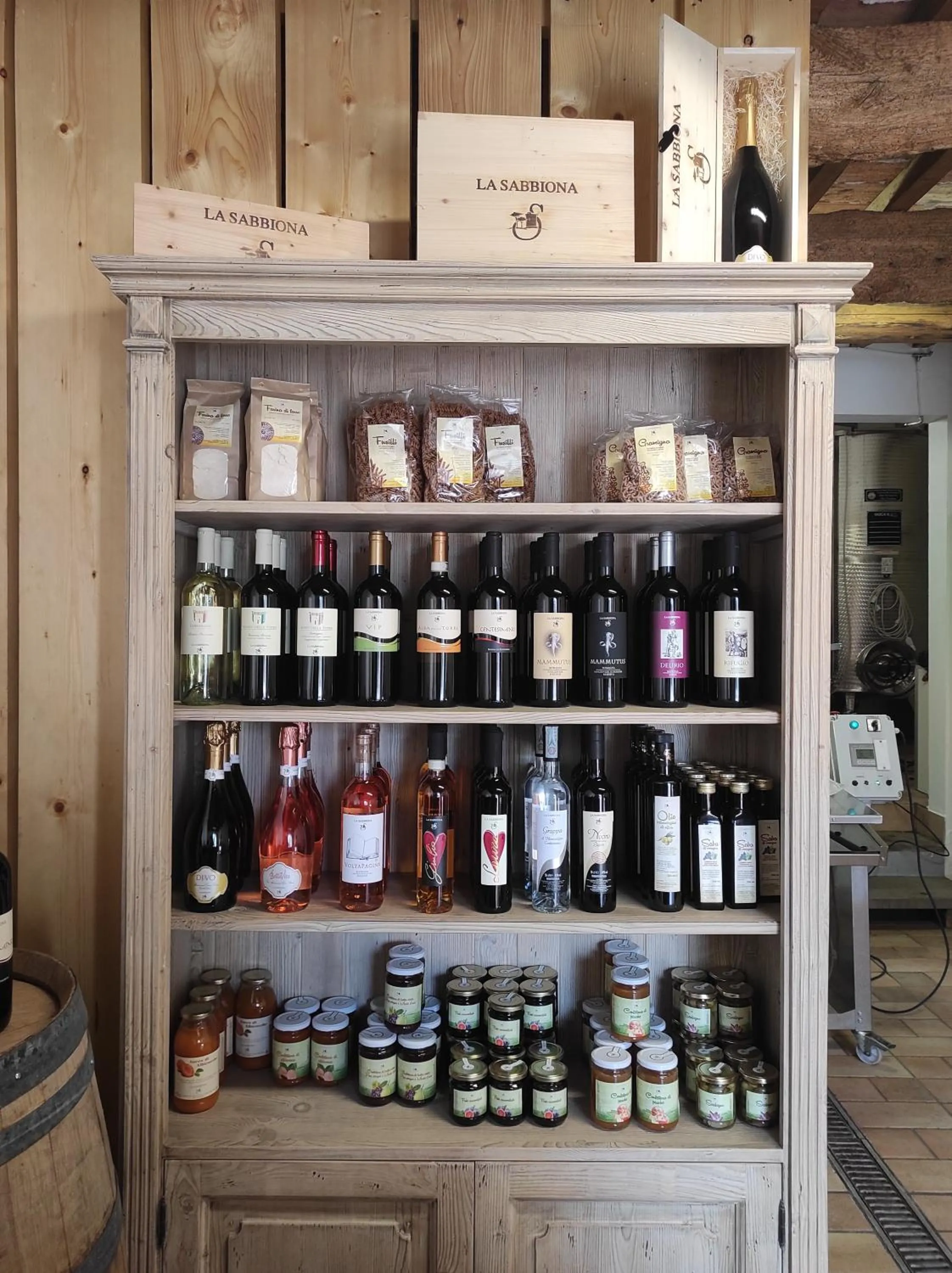 Alcoholic drinks in Agriturismo e Cantina La Sabbiona